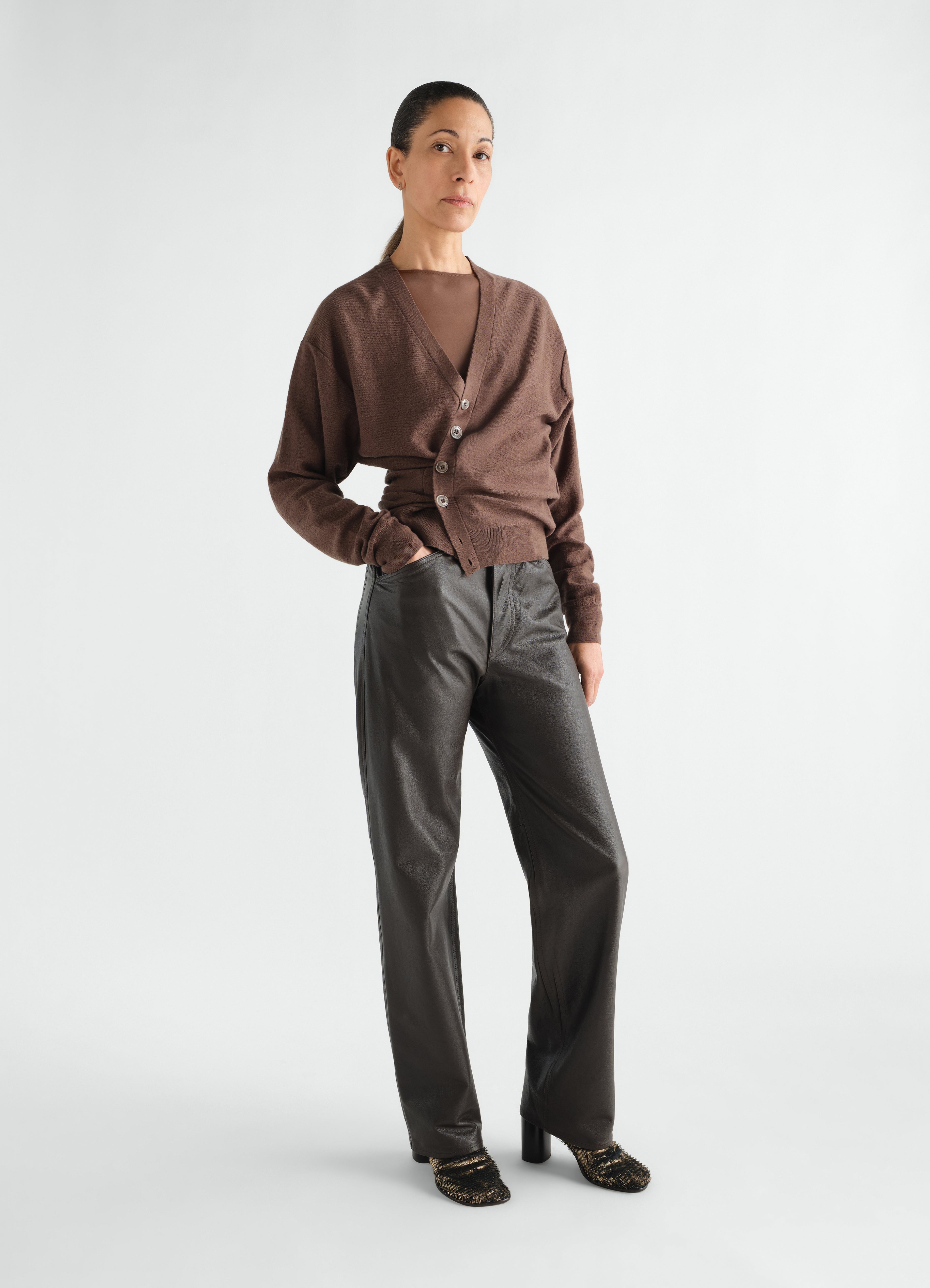RELAXED TWISTED CARDIGAN IN MERINO BLEND - Shitake - Merino Blend