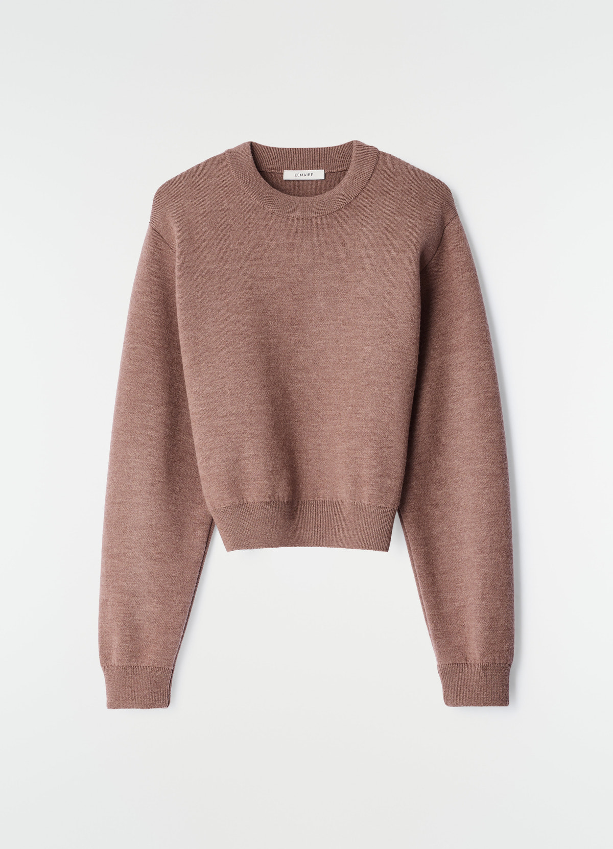 Pull court en laine mérinos feutrée, coloris marron, présenté à plat sur fond blanc, vue de face
