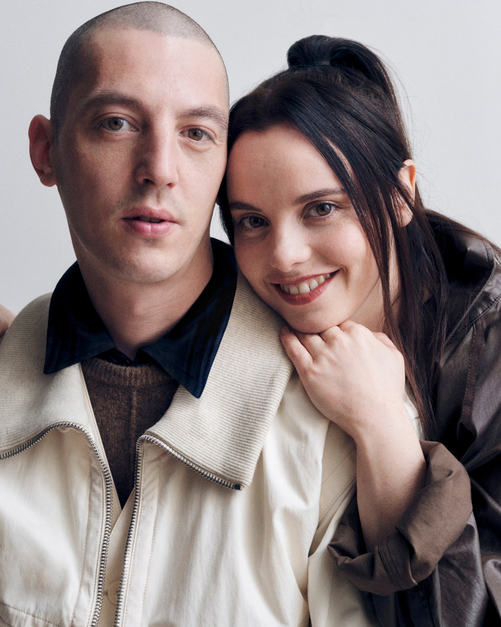 Beige jacket in Beige and brown fabric, model shot, Front view Relaxed fit with zipper