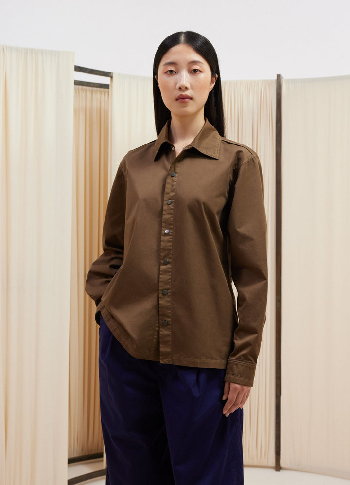スナップ付き シャツ