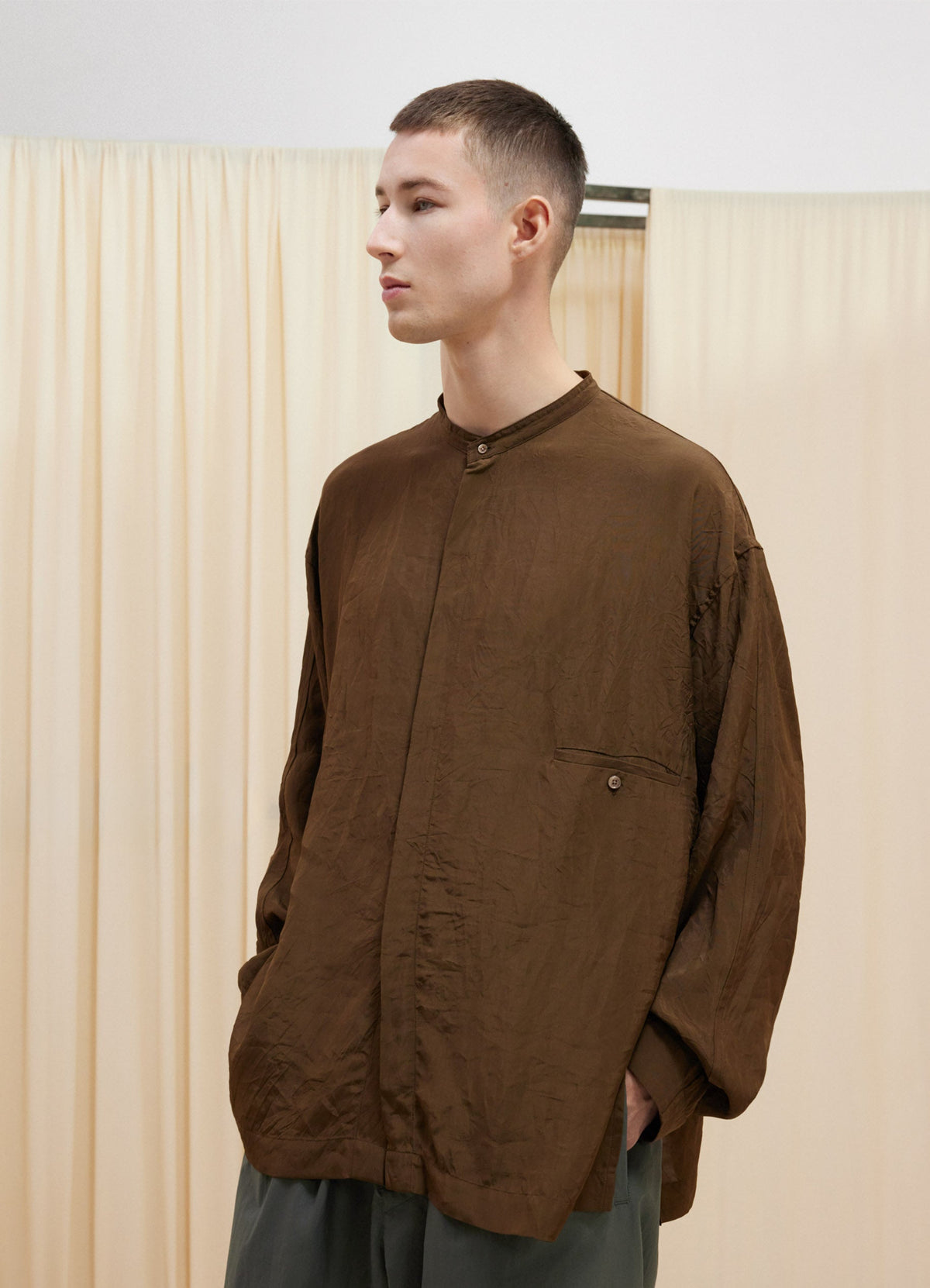 Lemaire Boxy Shirt in Silky Viscose Crinkled, model shot, Side view Boxy fit, dropped shoulders