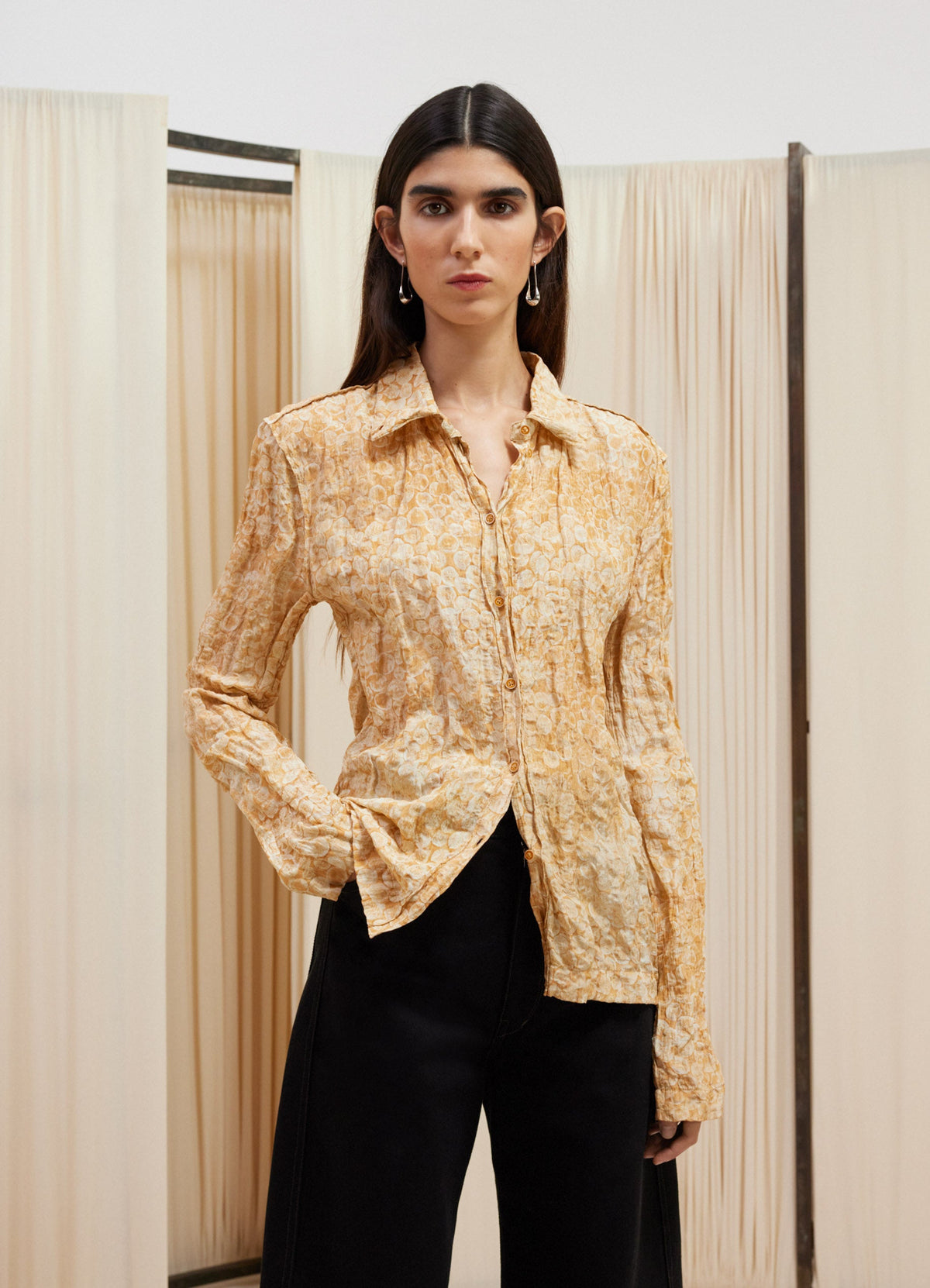 Lemaire Crinkled Fitted Shirt in Abstract Floral Silk Viscose, model shot, Front view Fitted convertible collar