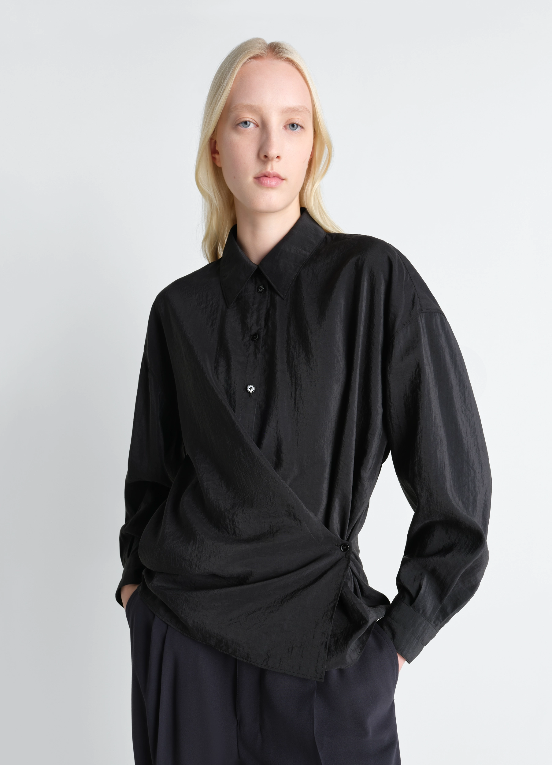 STRAIGHT COLLAR TWISTED SHIRT IN DRY SILK - Black - Dry Silk STRAIGHT COLLAR TWISTED SHIRT IN DRY SILK - Black - Dry Silk