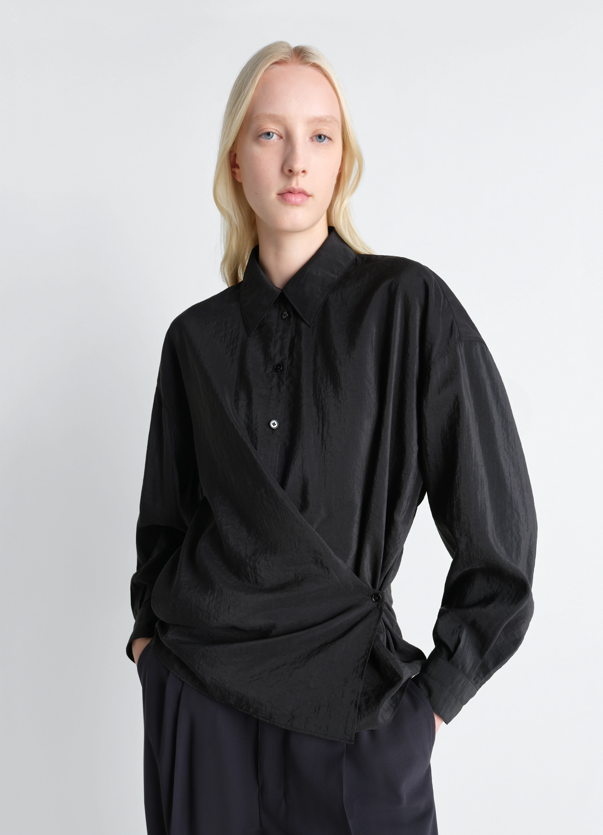 STRAIGHT COLLAR TWISTED SHIRT - Black - Dry Silk - Women | LEMAIRE