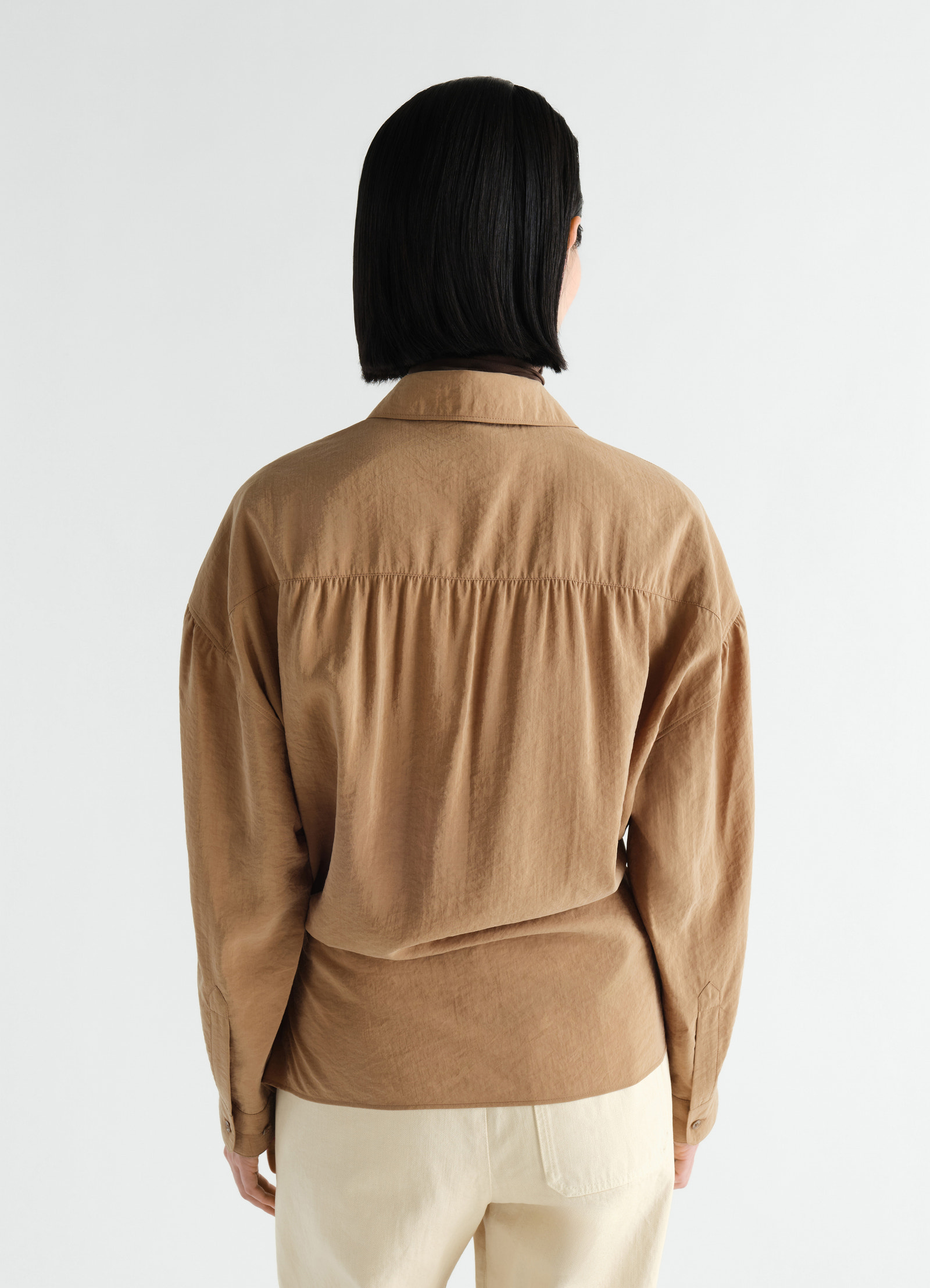Straight collar twisted shirt in dry silk
