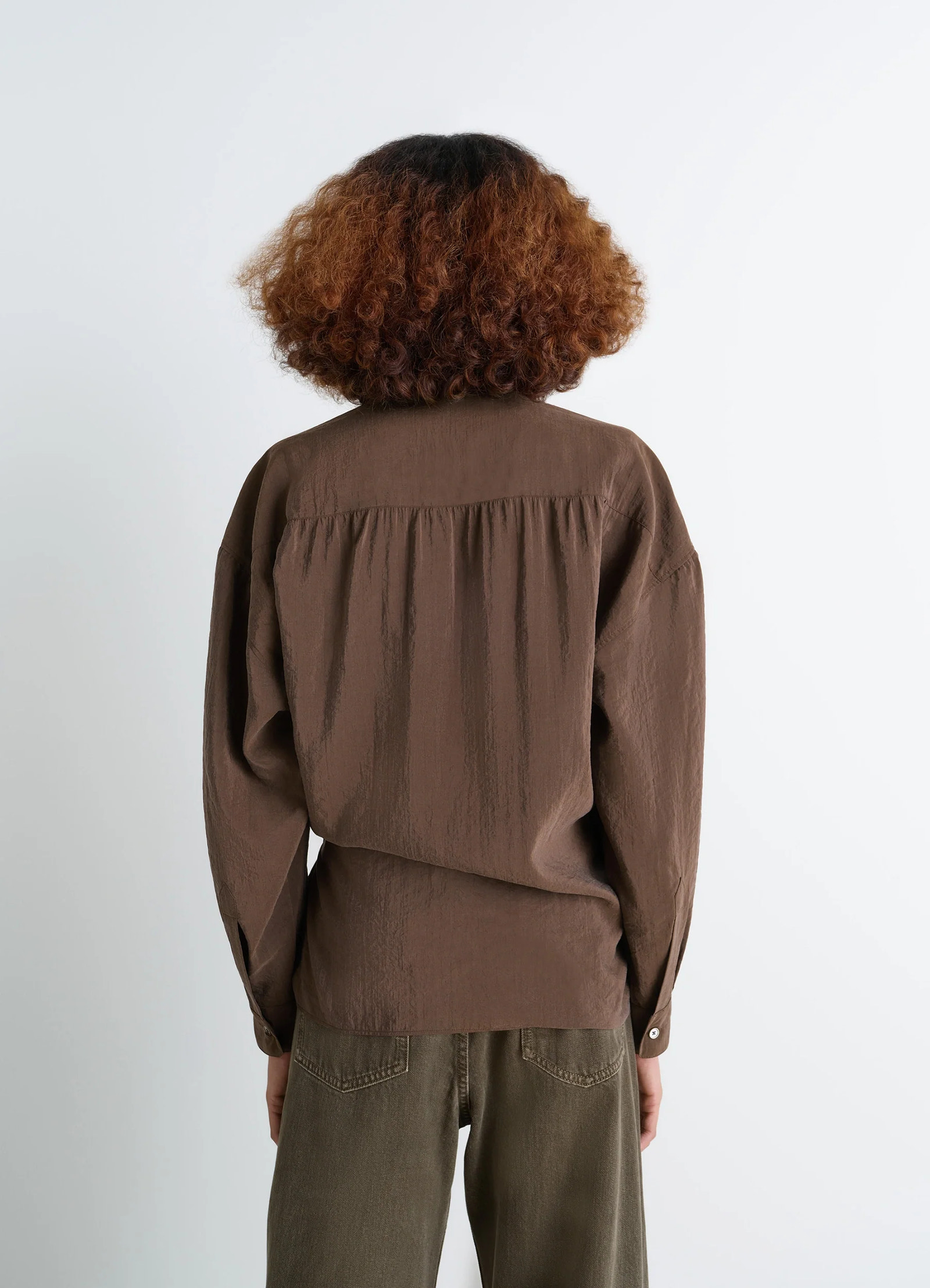 Lemaire straight collar twisted shi in dry silk blend, model shot, back view gathered shoulder detail