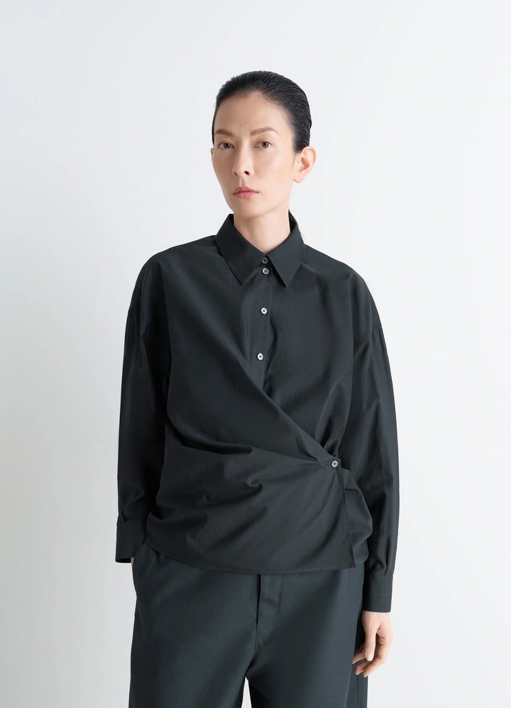 Lemaire Straight Collar Twisted Shi in Black washed cotton-silk blend, model shot, Front view Twisted front detail