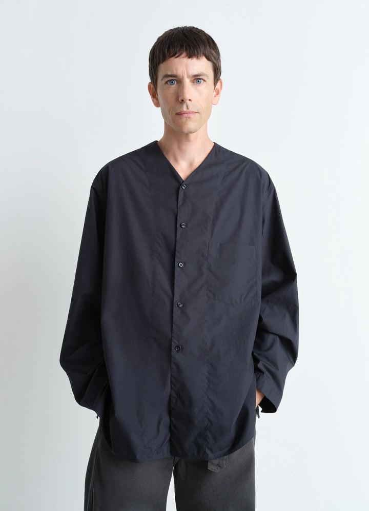 Vネック シャツ