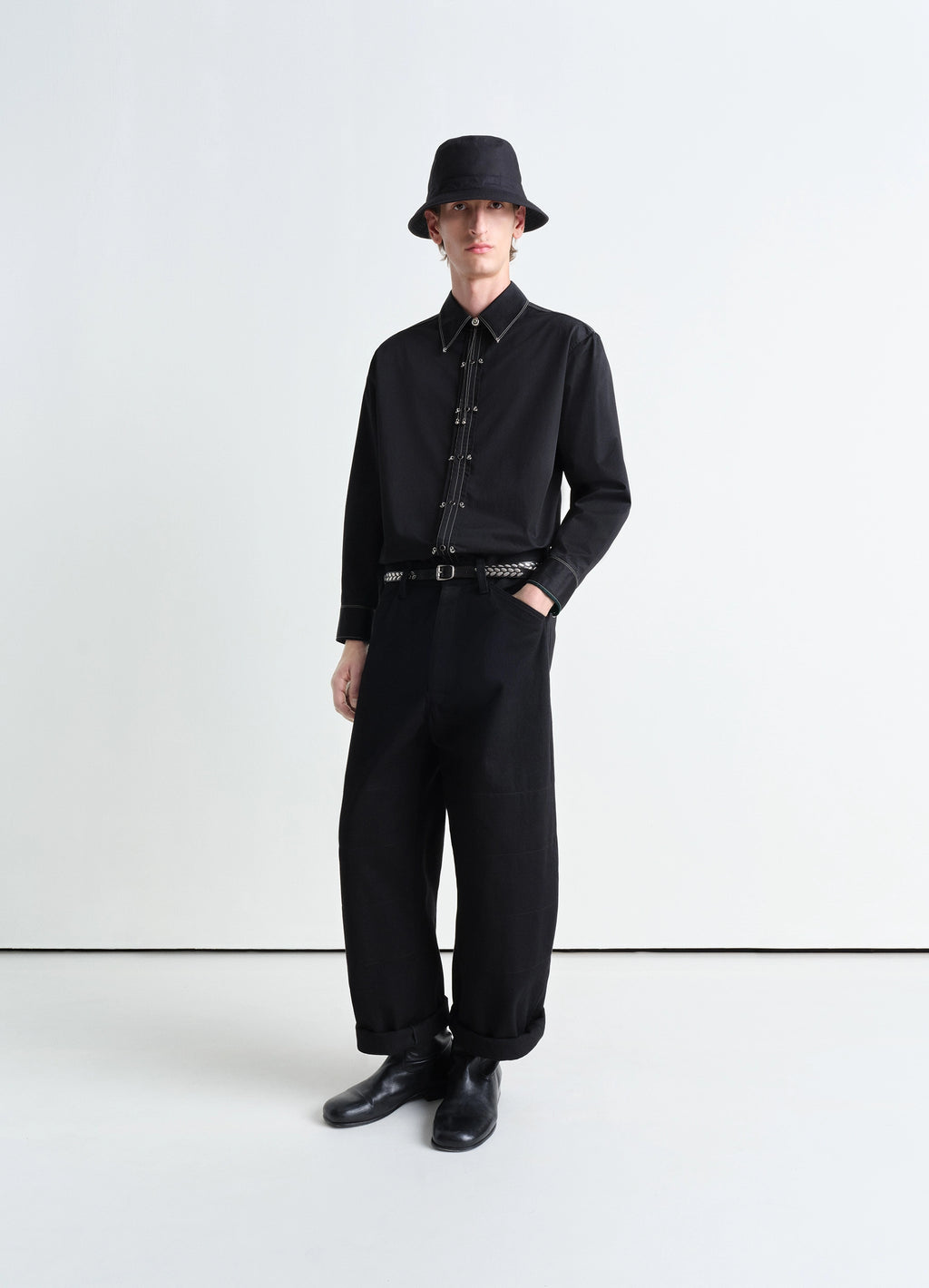 エンベリッシュド メタル シャツ