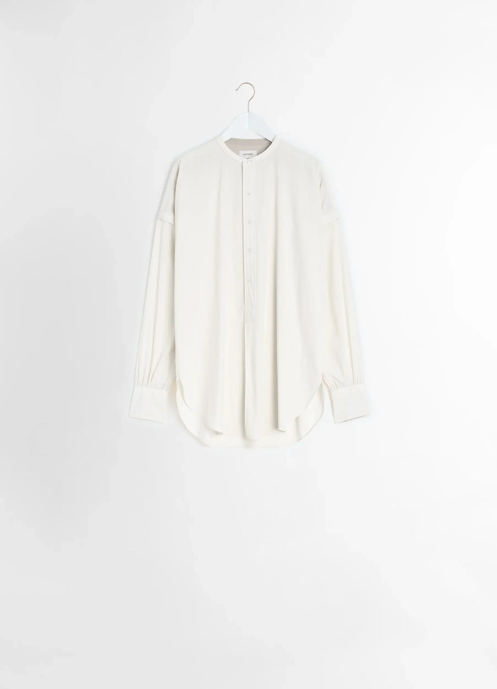 LANGES HEMD MIT HALBER KNOPFLEISTE
