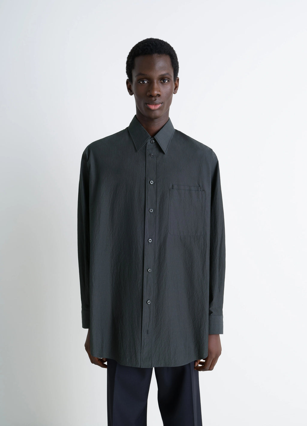 Lemaire Double Pocket Shirt in Cotton Crepe, model shot, Front view Oversized fit