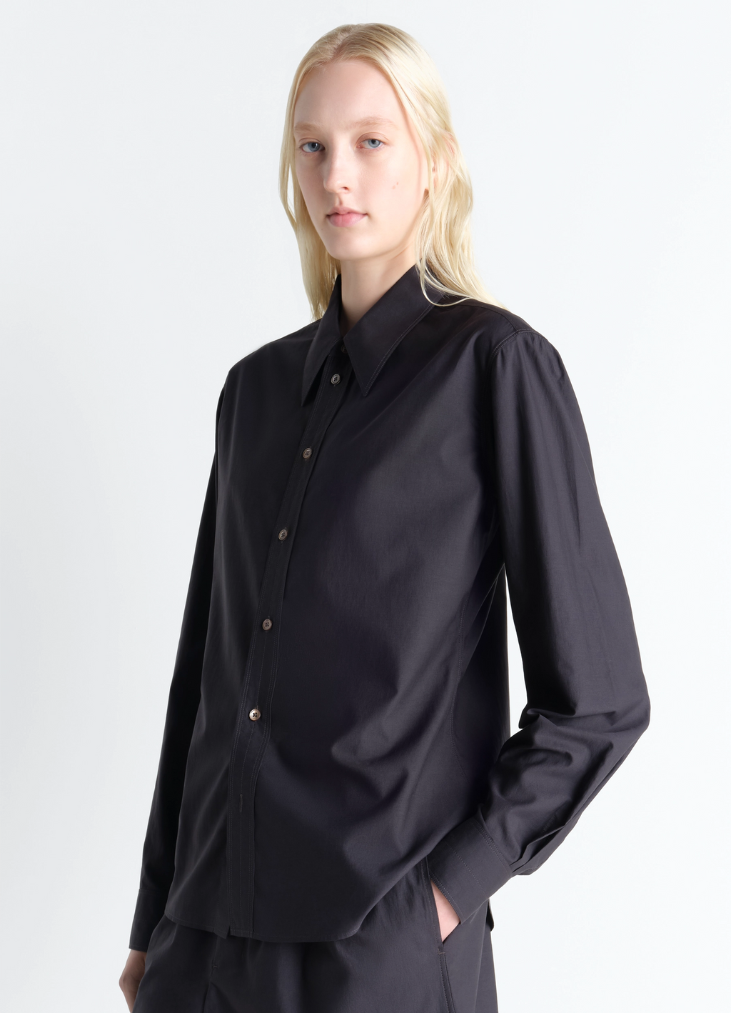 POINTED COLLAR SHIRT IN WASHED COTTON SILK