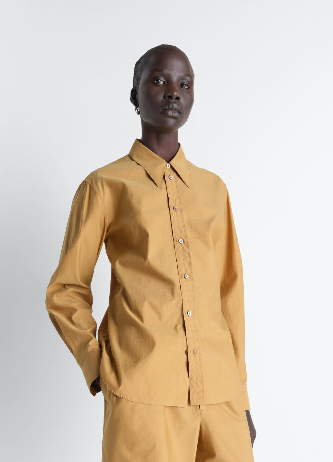 Pointed Collar Shirt in Washed Cotton Silk, model shot, Front angle view Fitted classic design