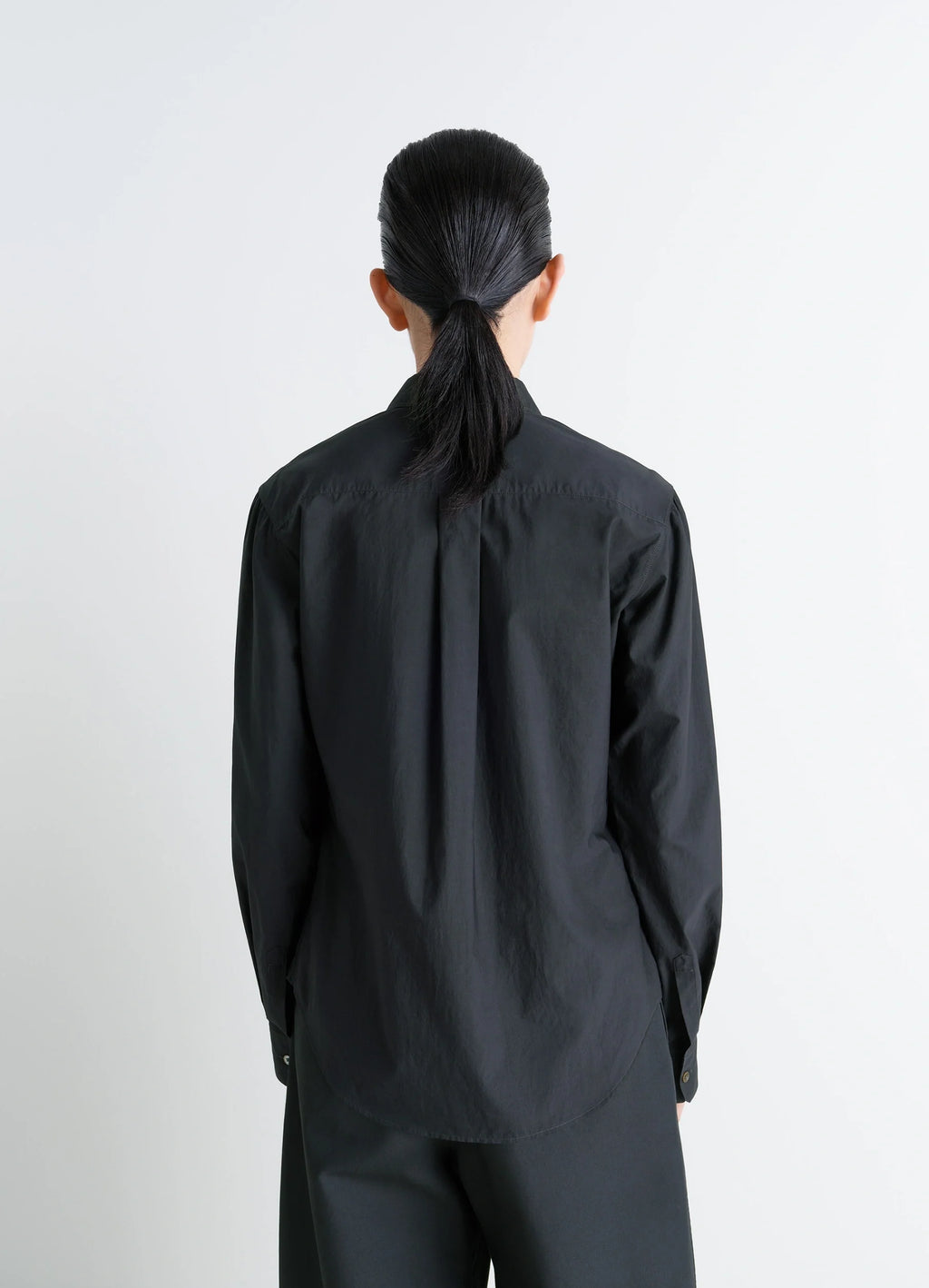 POINTED COLLAR SHIRT