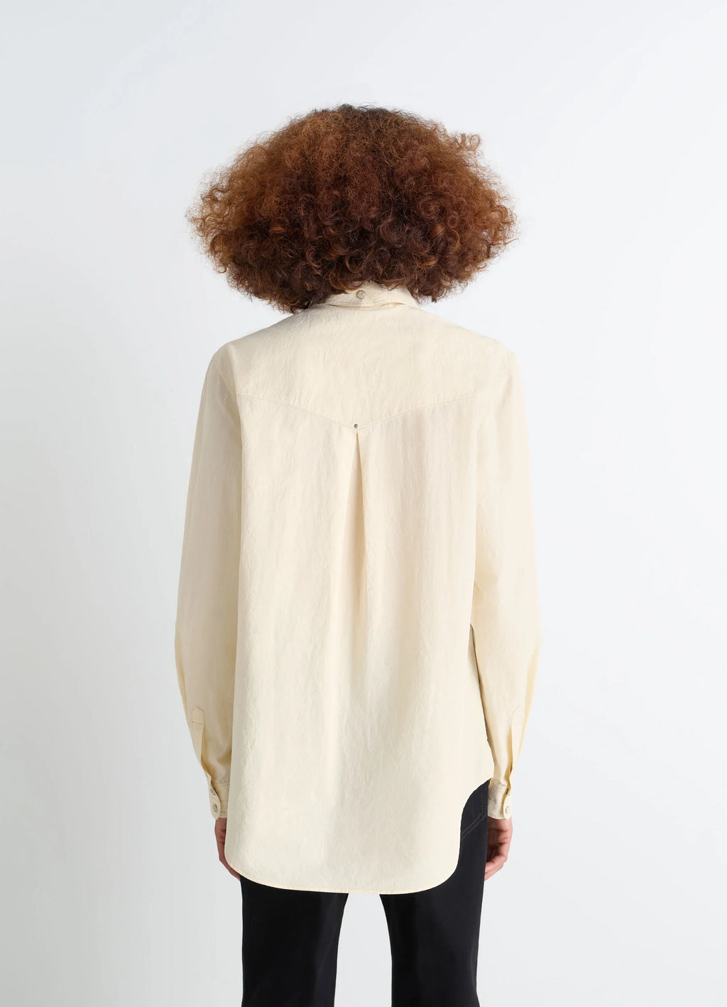 Chest-Pocket Fitted Shirt in Cotton Crepe, model shot, back view pleated back detail
