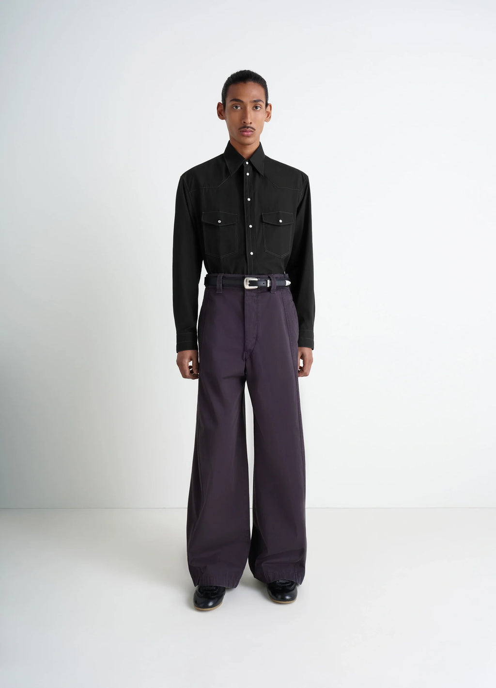 Western Shirt in Black Cotton Twill, model shot, full body front view pointed collar, snap buttons