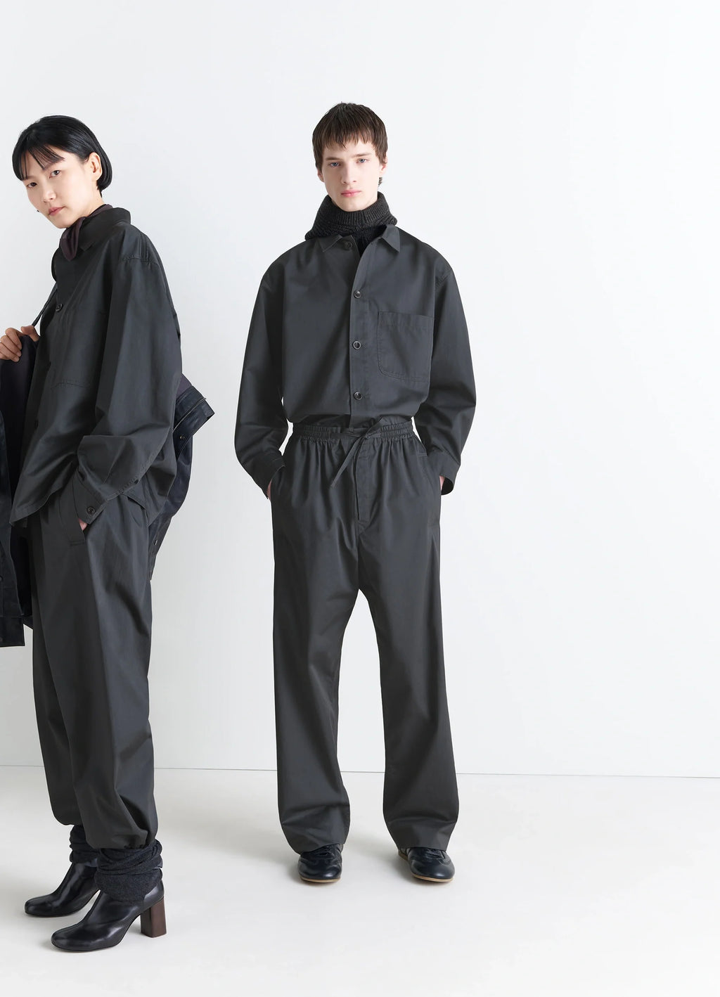 Lemaire Pyjama Shirt in Black Satin Finish Cotton, model shot, Front view Relaxed fit