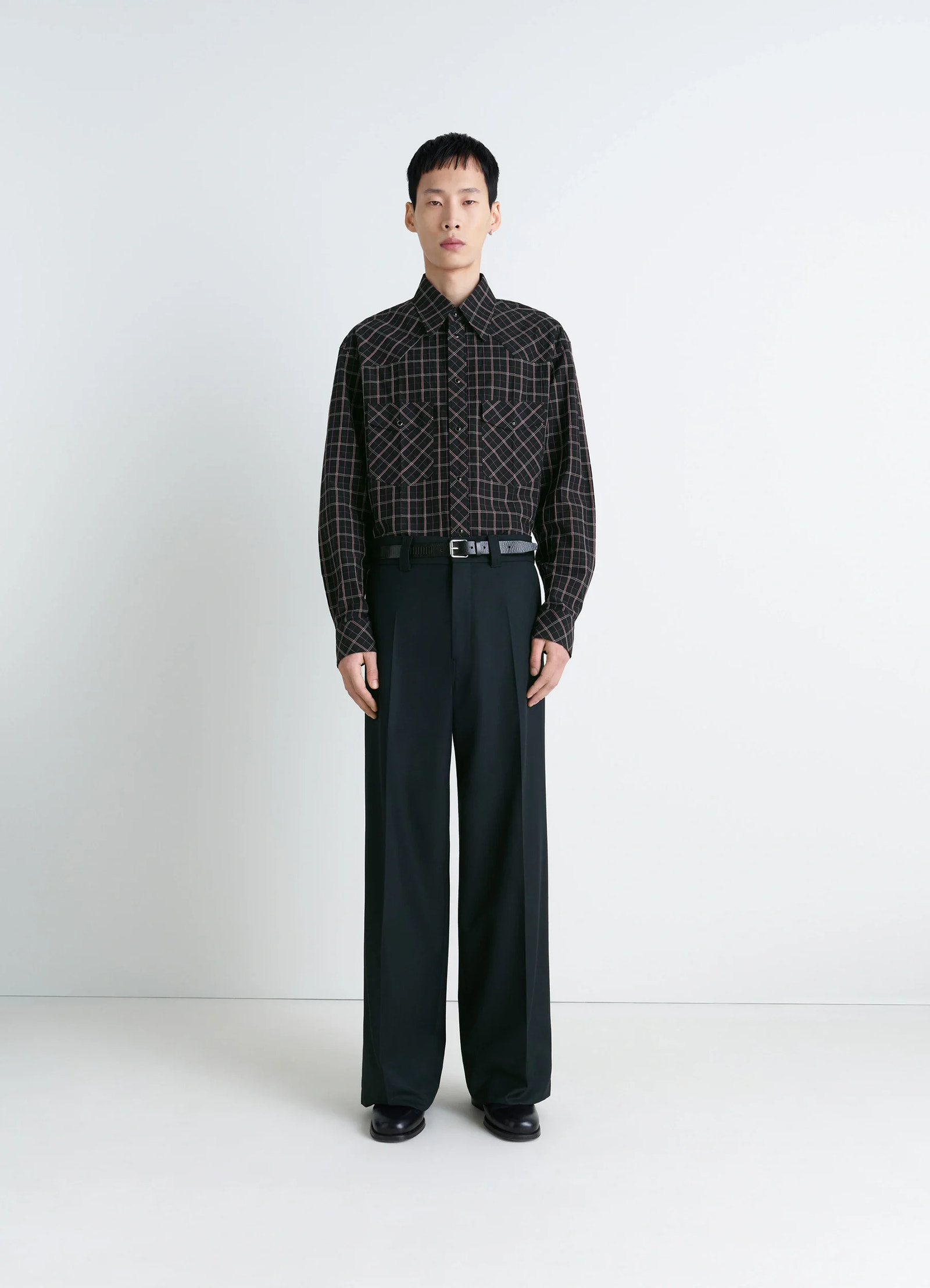 Western check shirt in textured cotton plaid, model shot, porte full body oversized fit, long sleeves