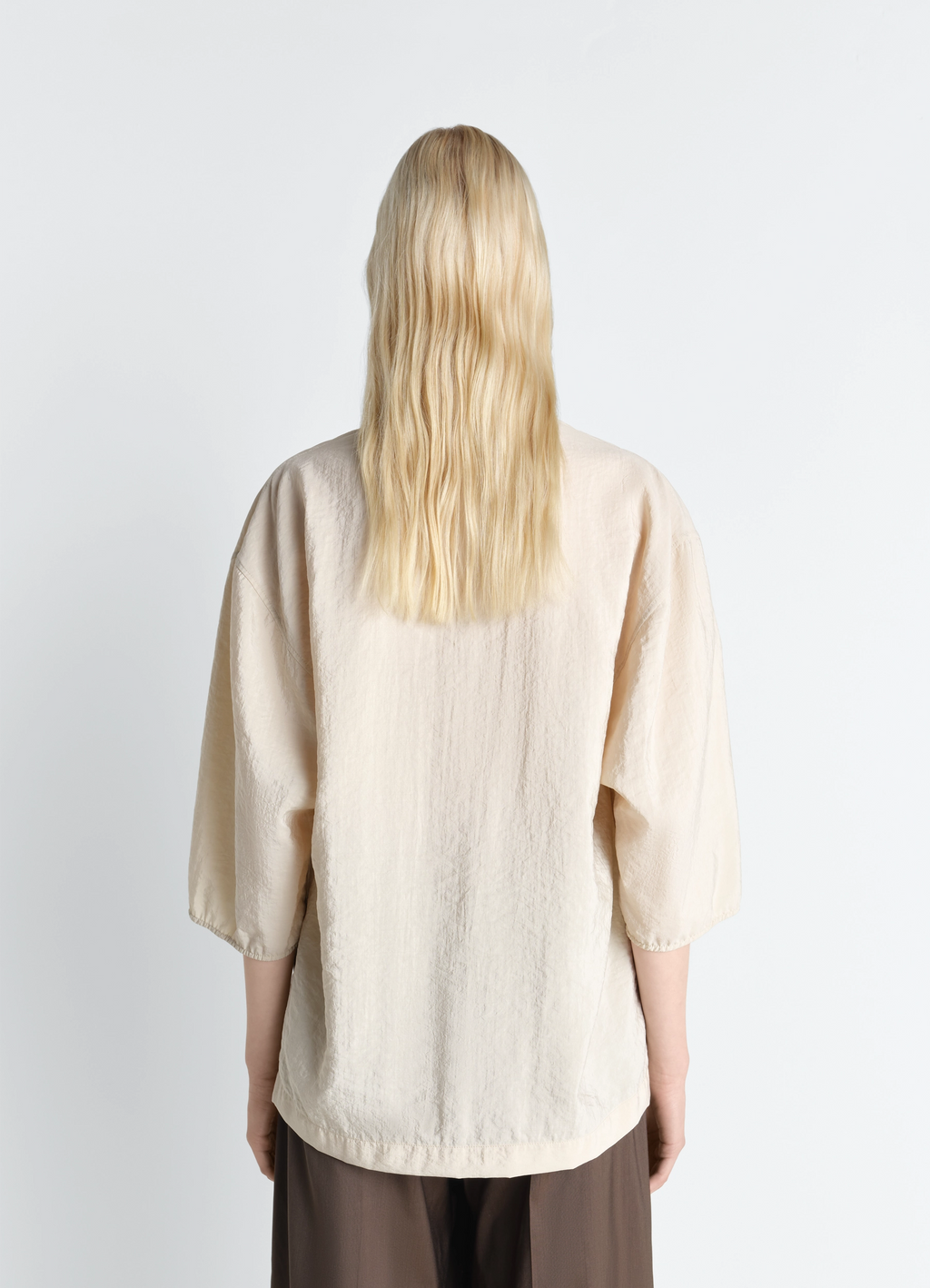 SOFT COLLAR TOP IN DRY SILK