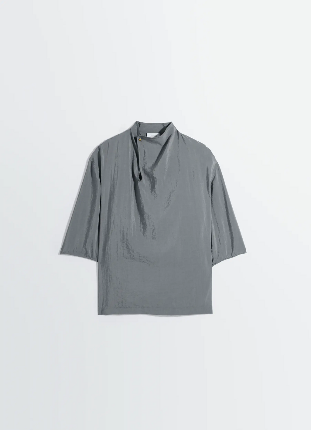 Soft collar top in dry silk