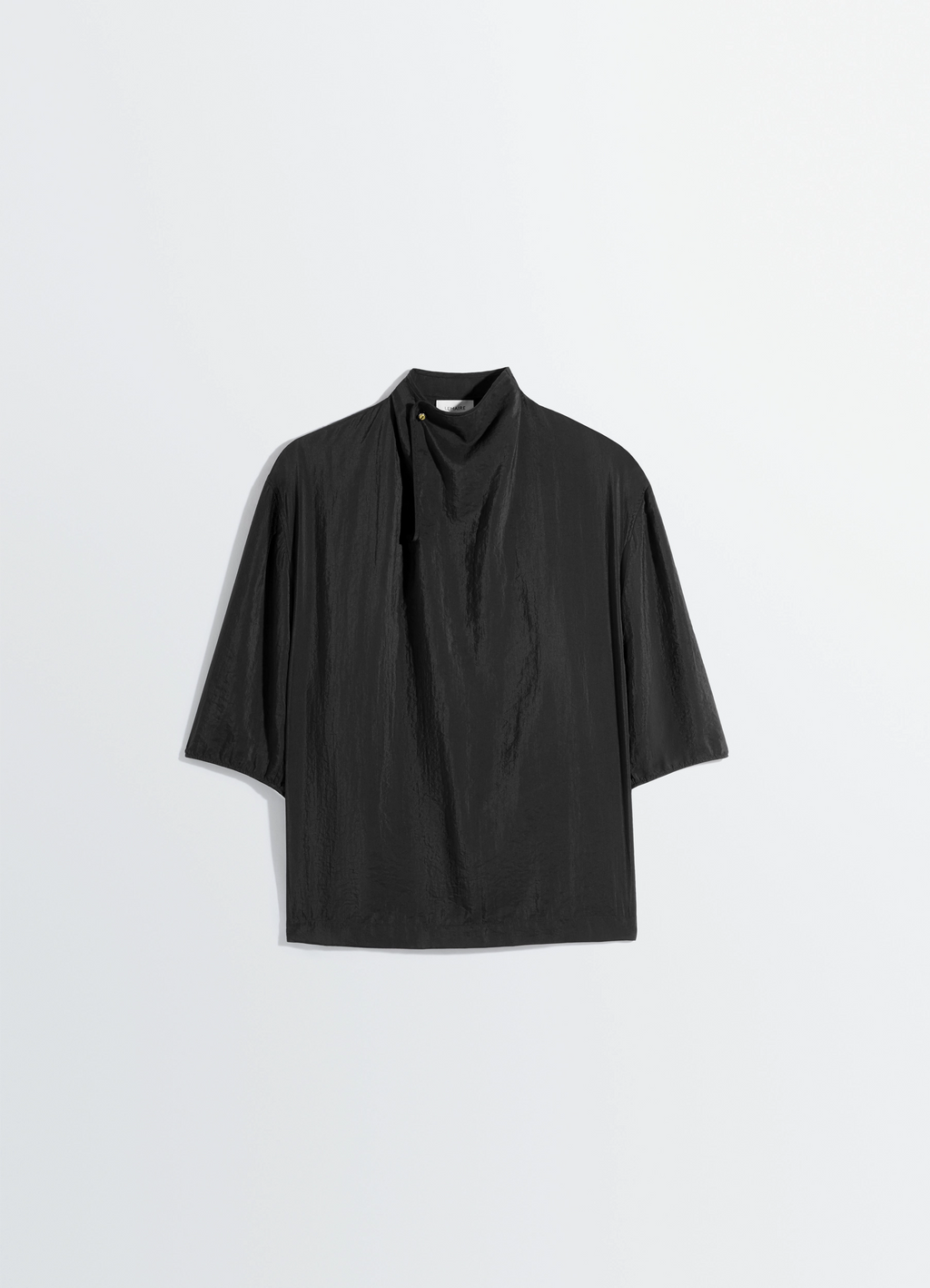 Soft collar top in dry silk