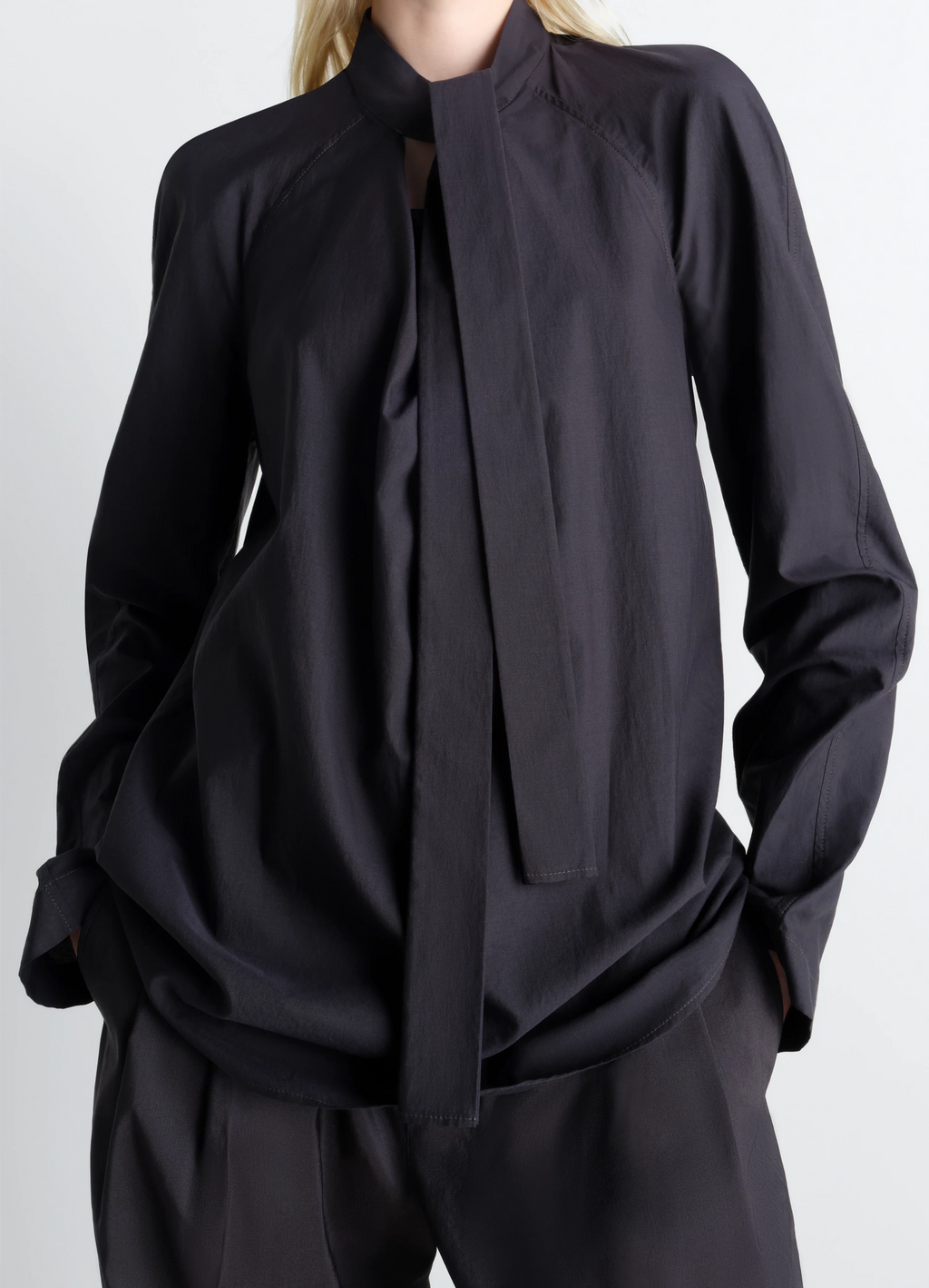 Ascot blouse in washed cotton silk