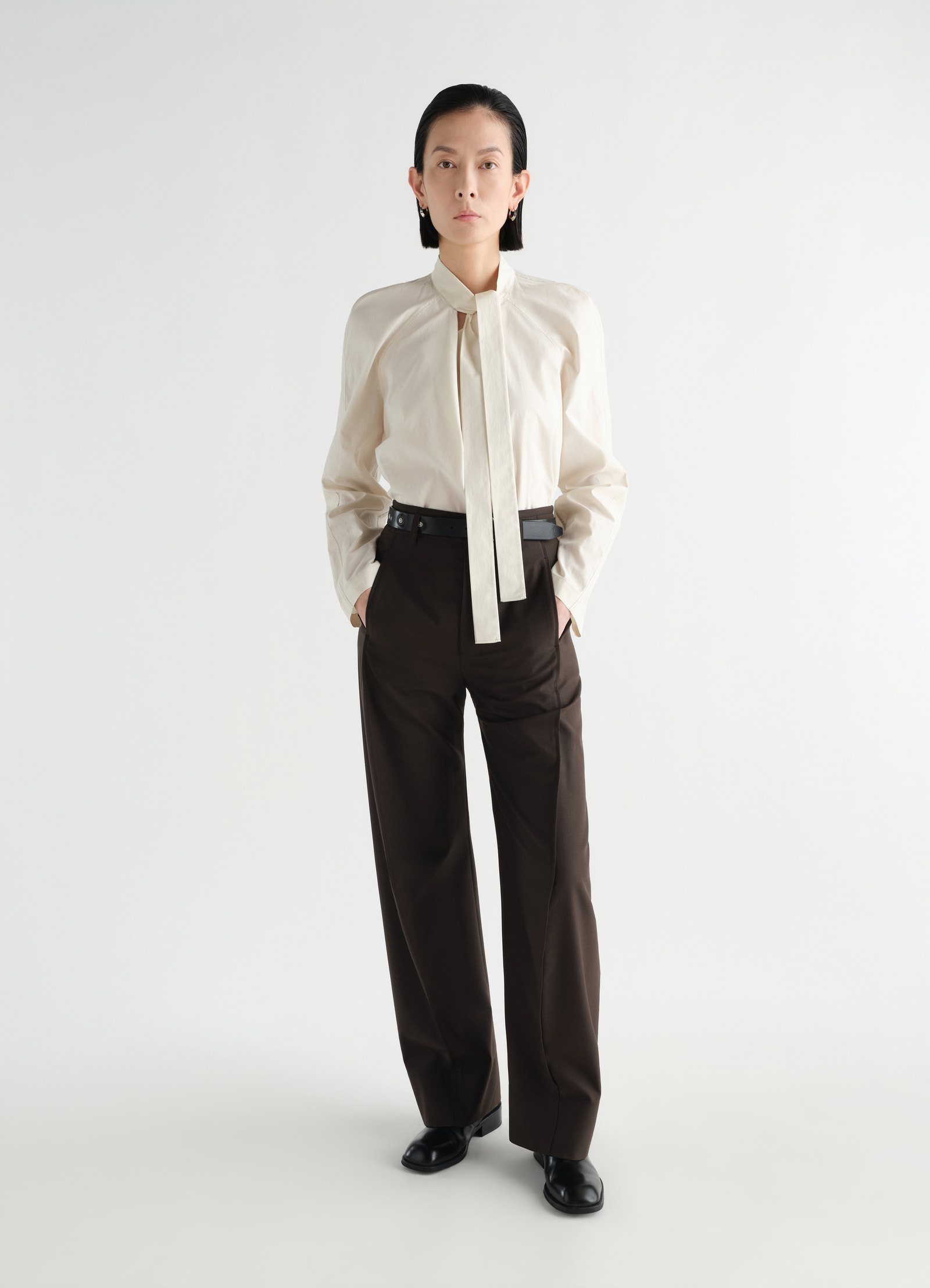 Ascot blouse in washed cotton silk in washed cotton silk, model shot, front view ascot tie