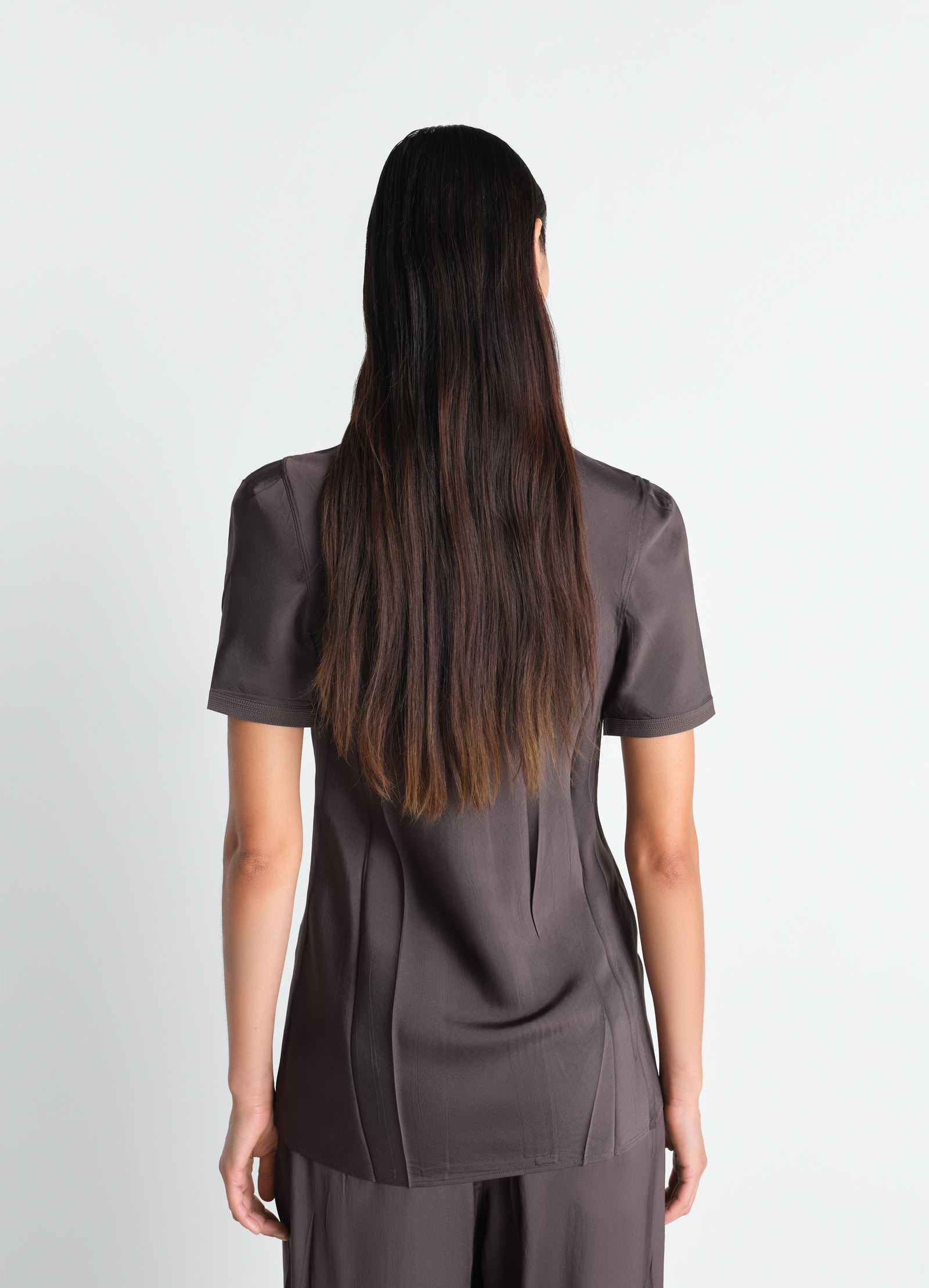 Creased fitted shirt in poly viscose twill, model shot, back view smooth back finish