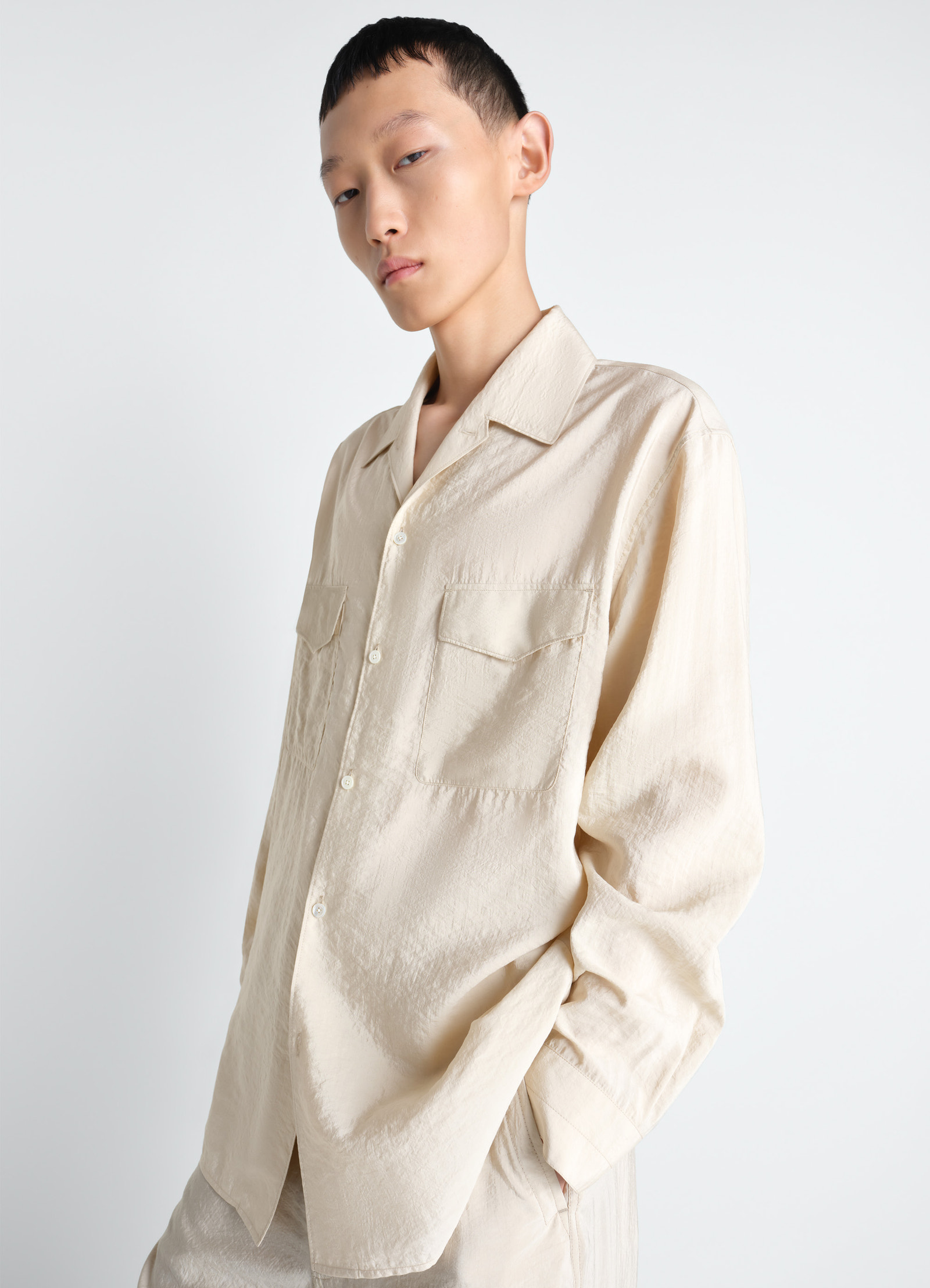 Convertible collar shirt in dry silk