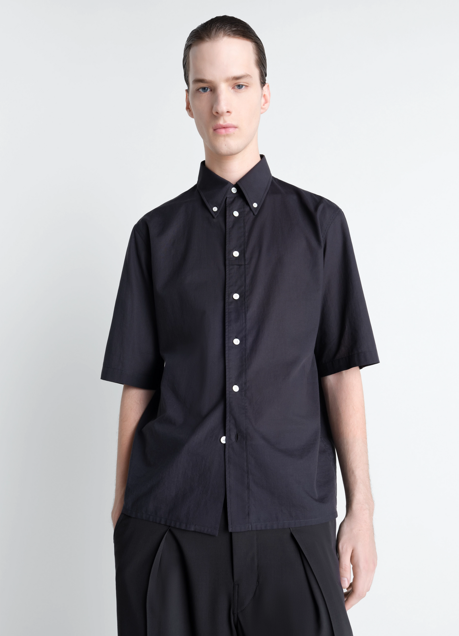 Lemaire short sleeve shirt in washed cotton muslin, model shot, front view button-down collar