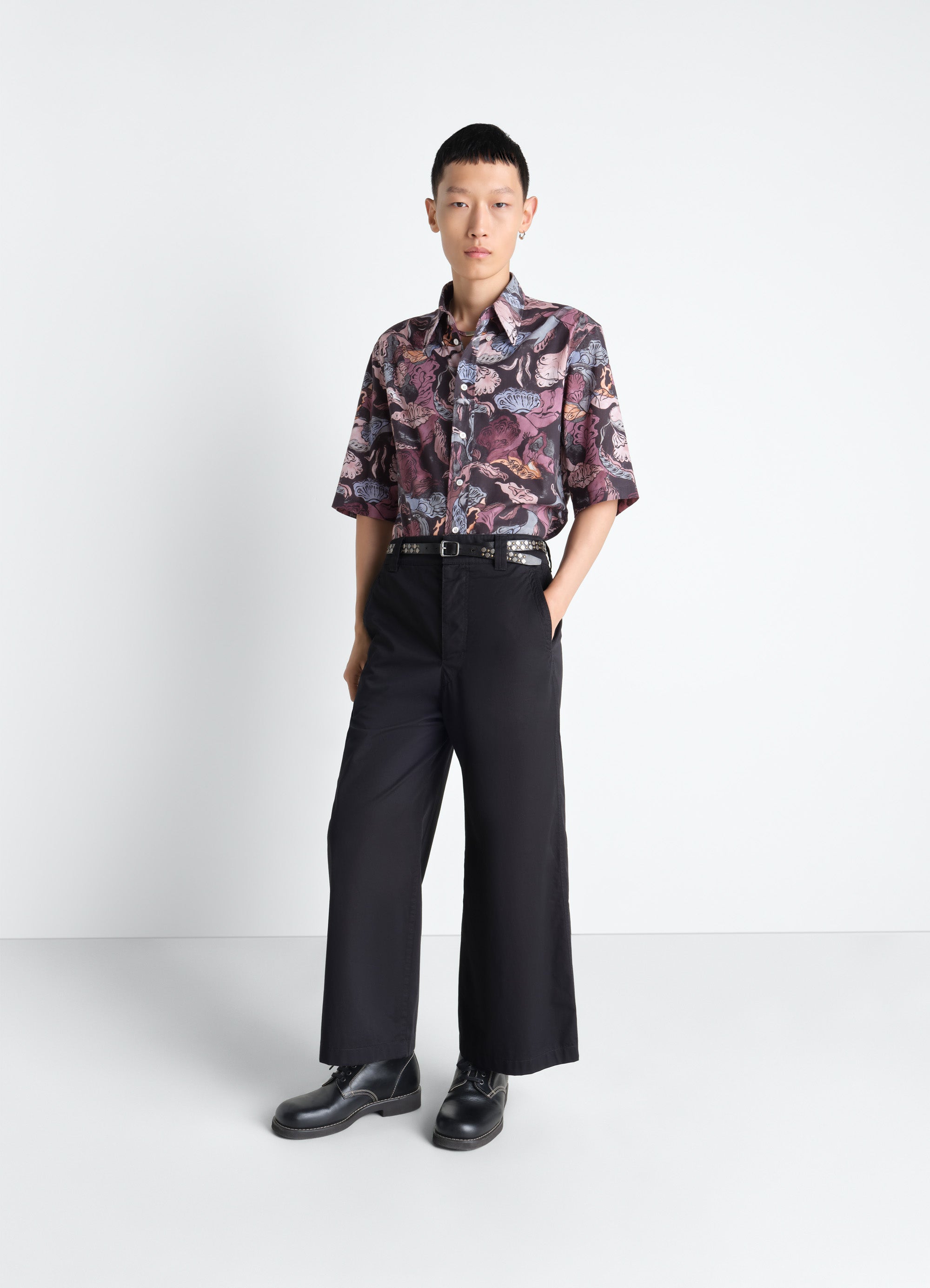 フローラルプリントコットンの半袖シャツ - Black / Plum - フローラル