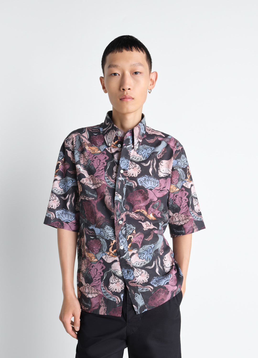 Lemaire Short Sleeve Shirt in Floral Printed Cotton, model shot, Front view Button-down collar