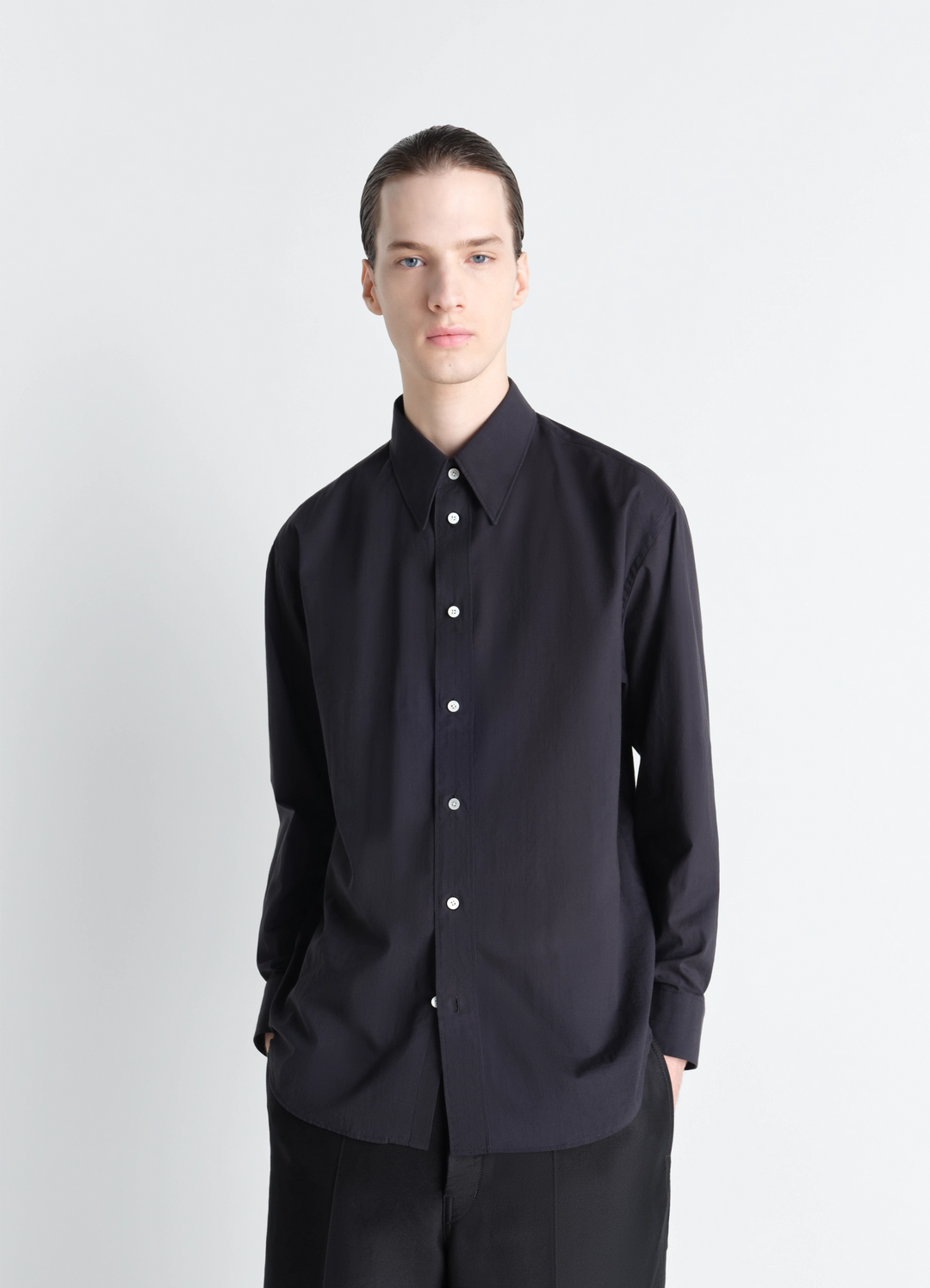 Soft Shirt in Washed Cotton Muslin in Washed Cotton Muslin, model shot, Front view Classic cut