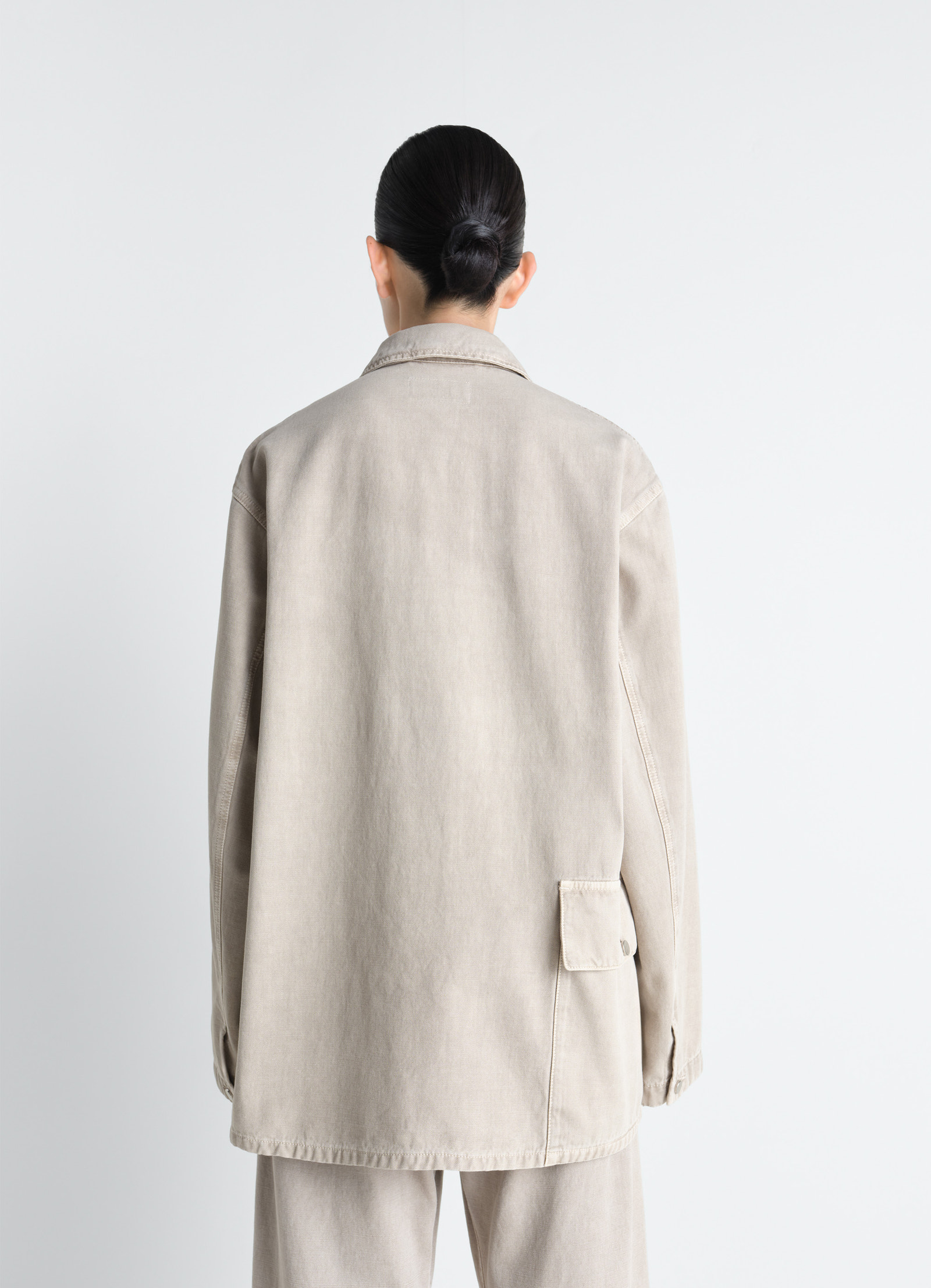Utility overshirt in snow broken twill, model shot, back view back yoke visible