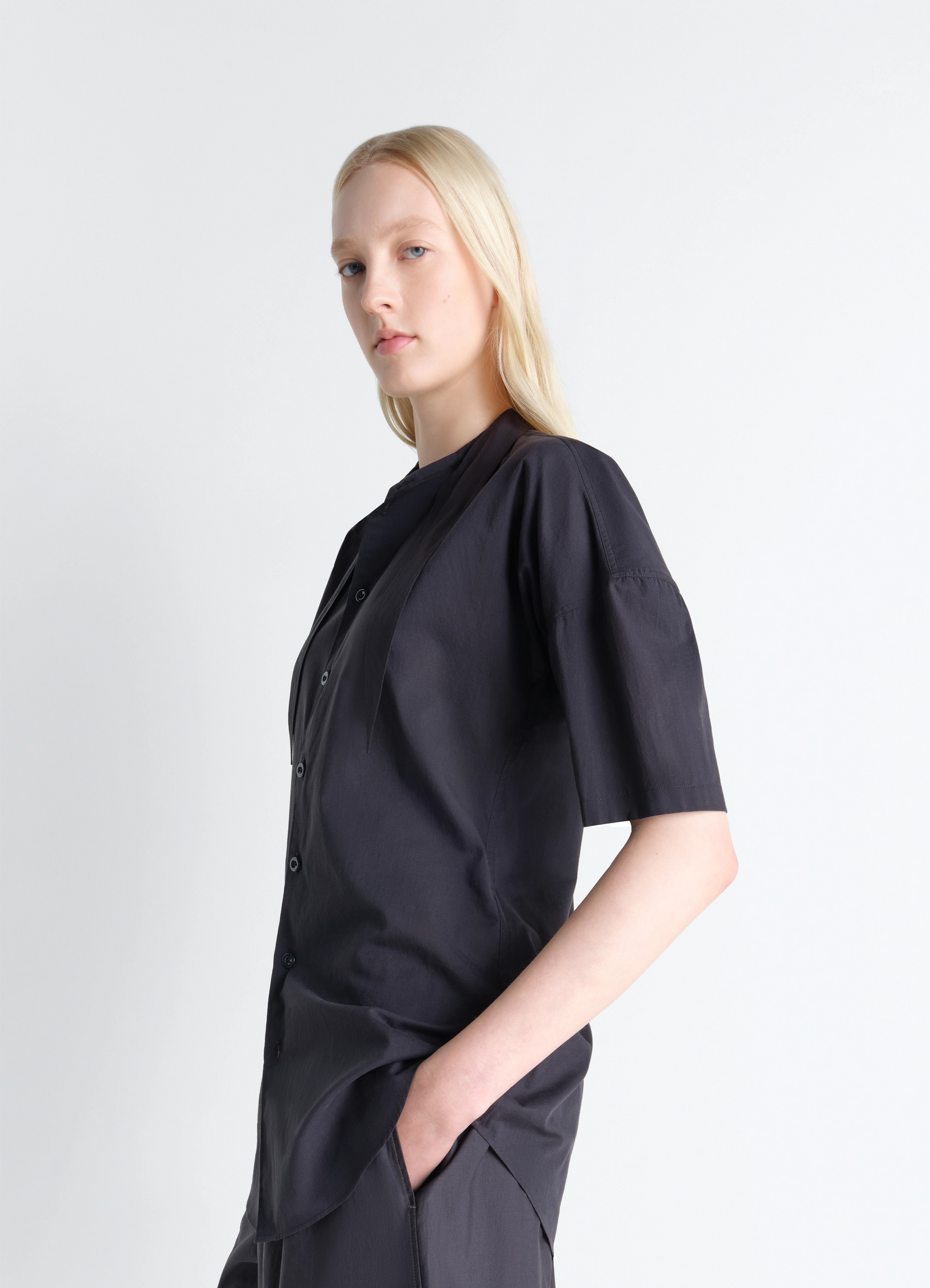 Short sleeve shirt with foulard in washed cotton muslin