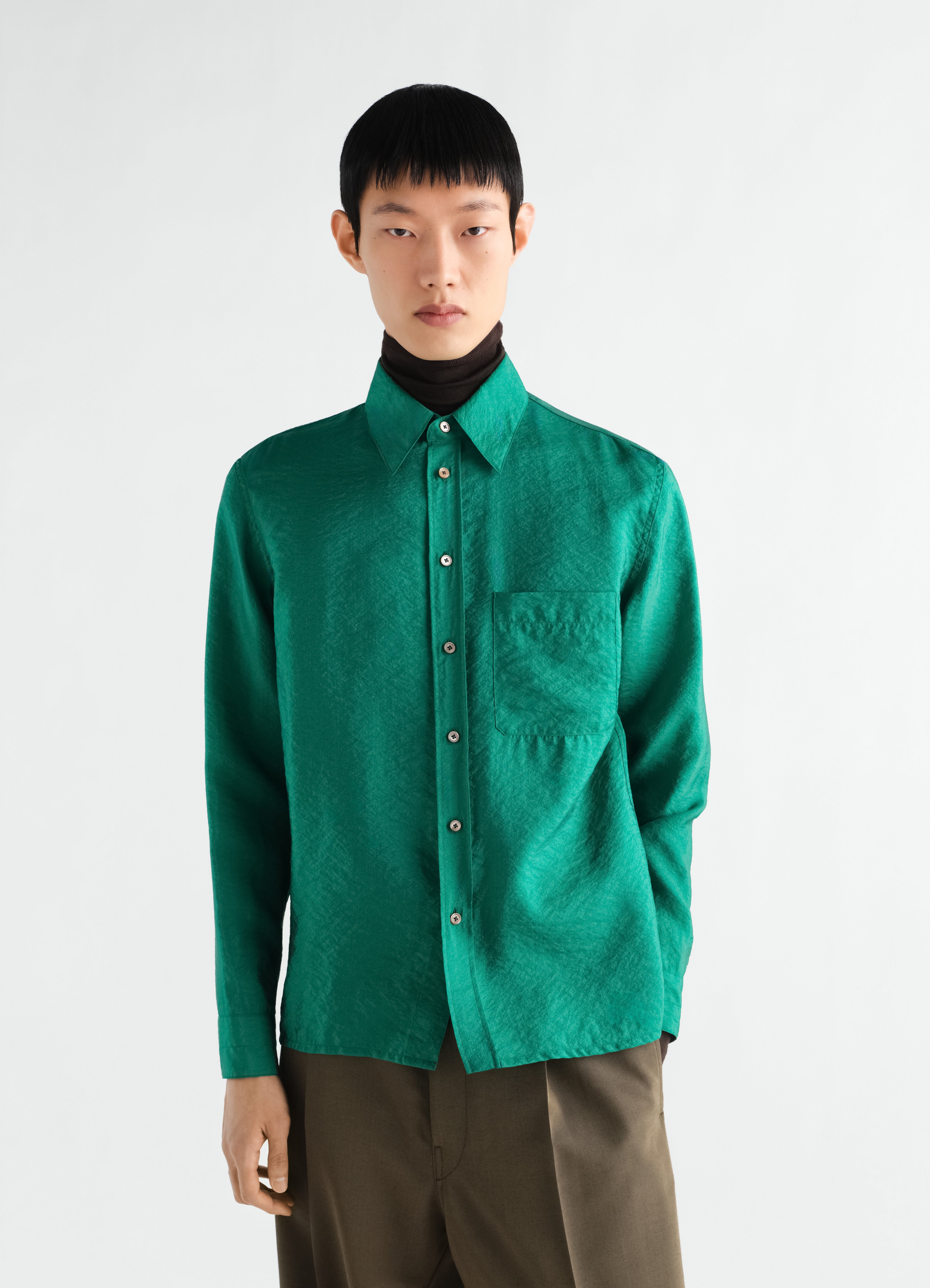 FITTED SHIRT IN SHINY CUPRO