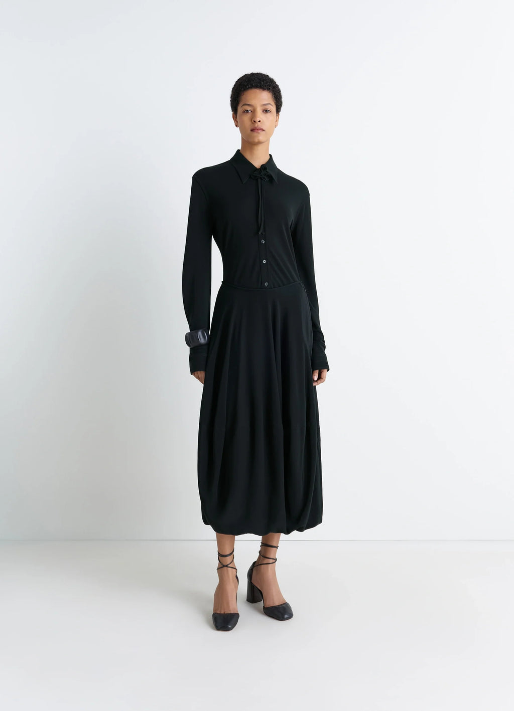 Balloon Skirt in Silk Crepe de Chine, model shot, Front view Midi flowing volume