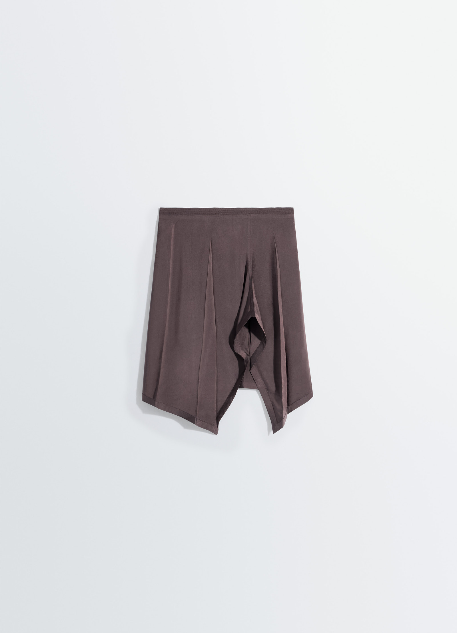 Creased foulard skirt in poly viscose twill, product shot, hanging view angular hem