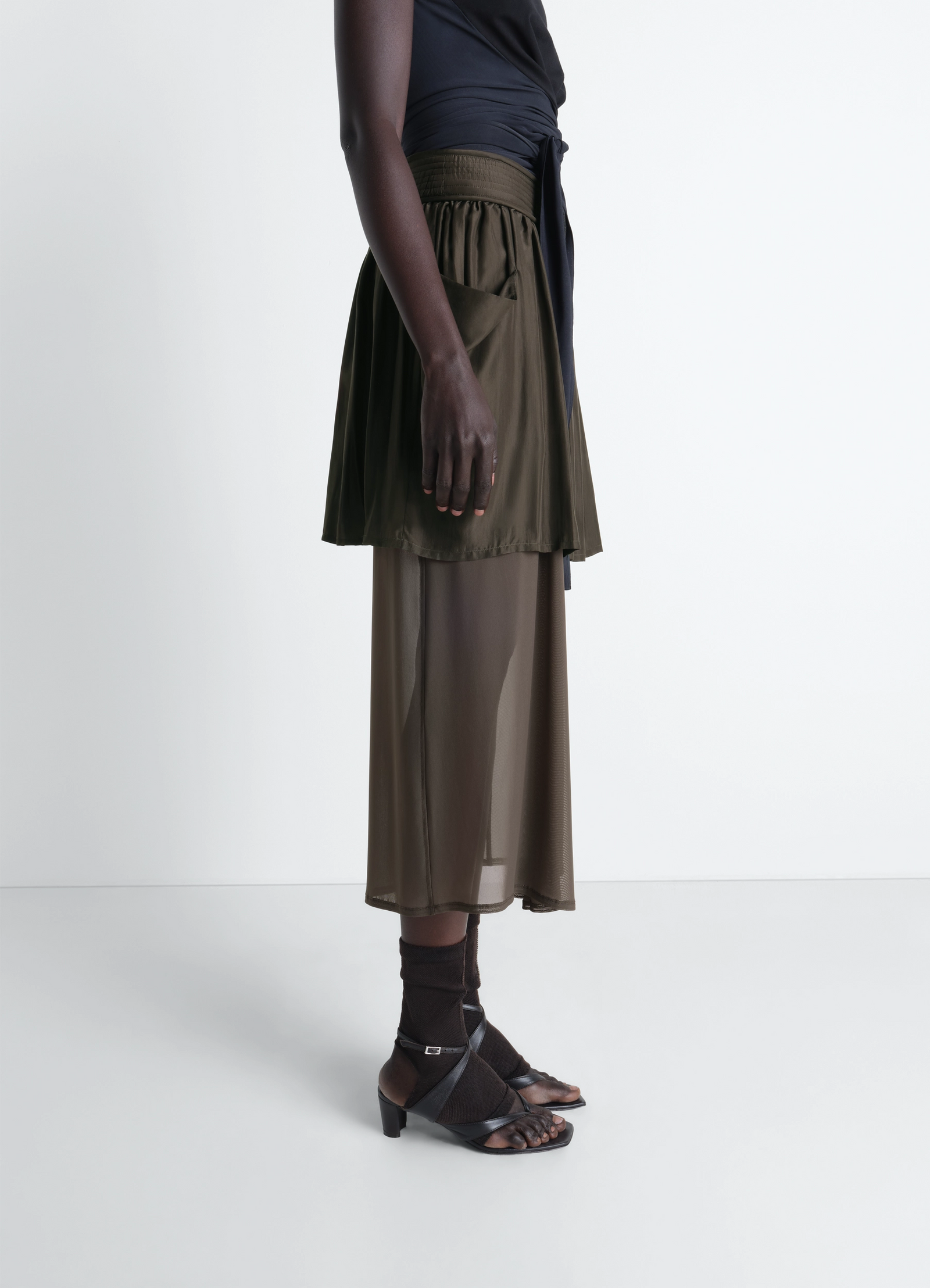 Double layer skirt in silk habotai