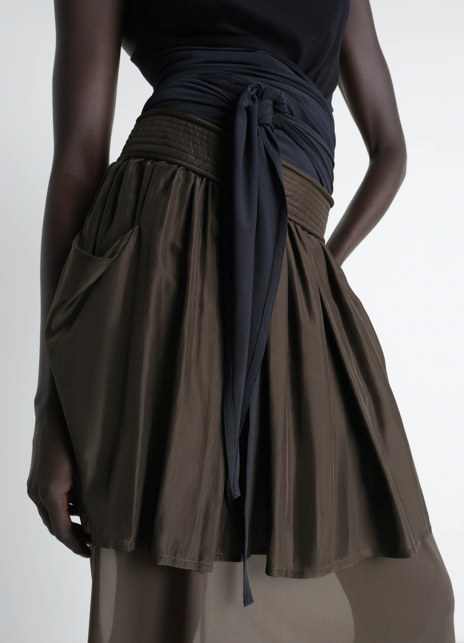 Double layer skirt in silk habotai