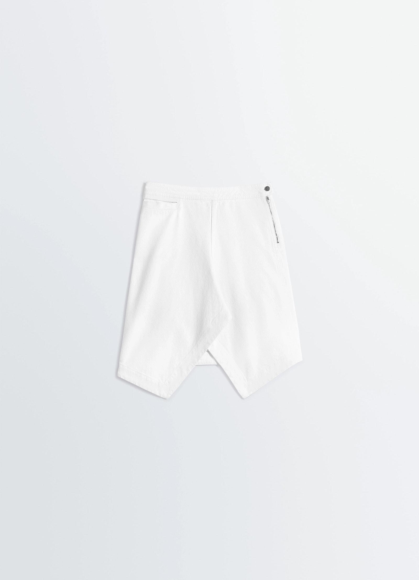 Asymmetric skirt in denim