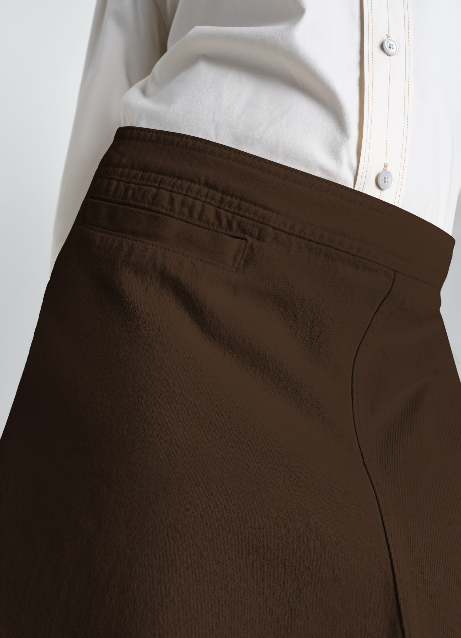Asymmetric skirt in dyed broken twill