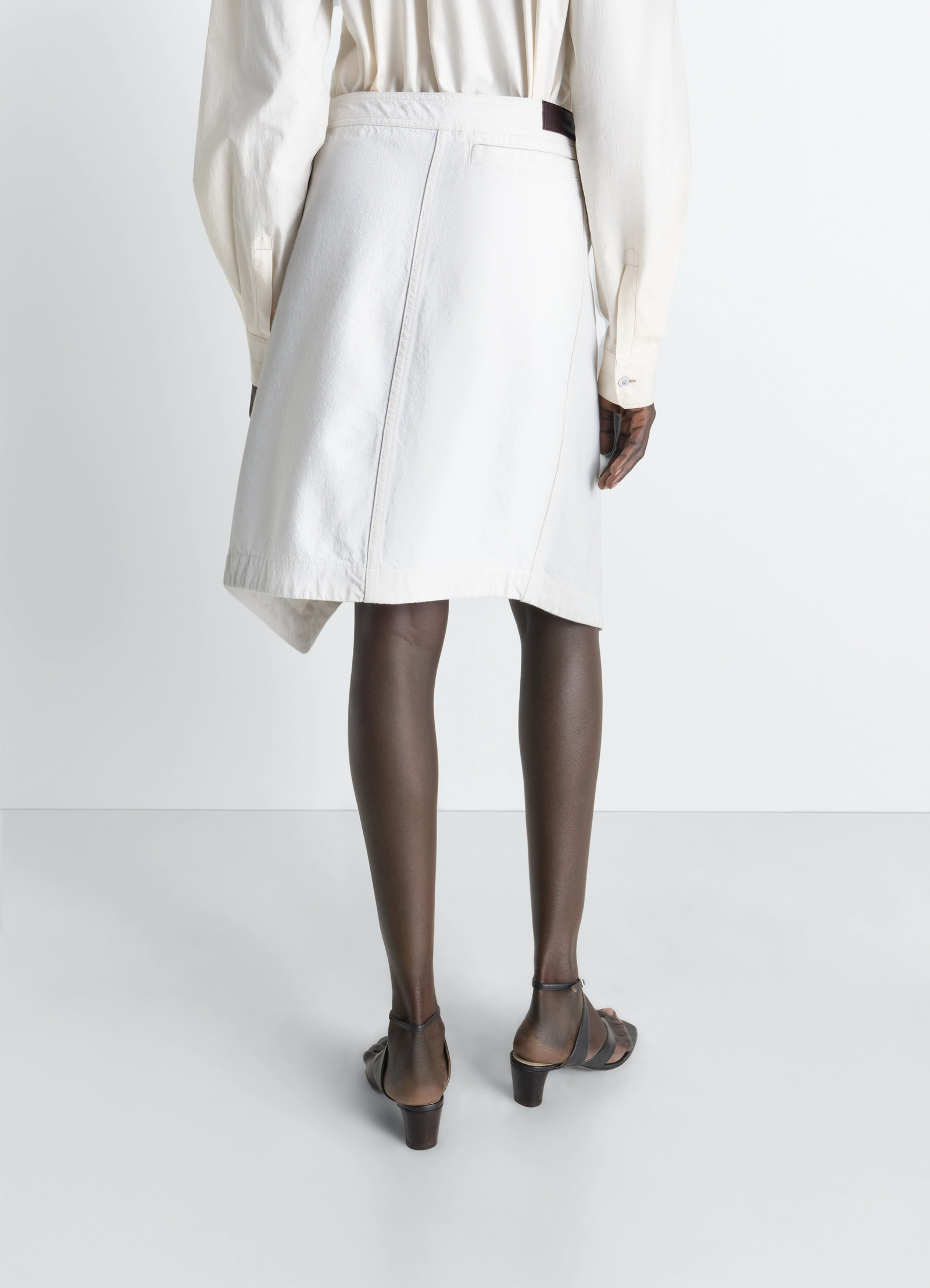 Asymmetric skirt in denim