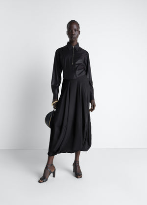Balloon skirt in crepe de chine viscose, model shot, side view flowing hem design