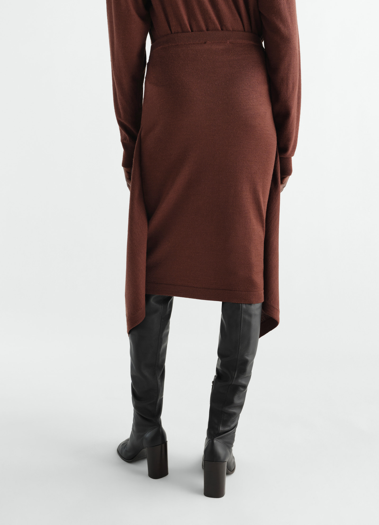 Buttoned skirt in merino wool blend
