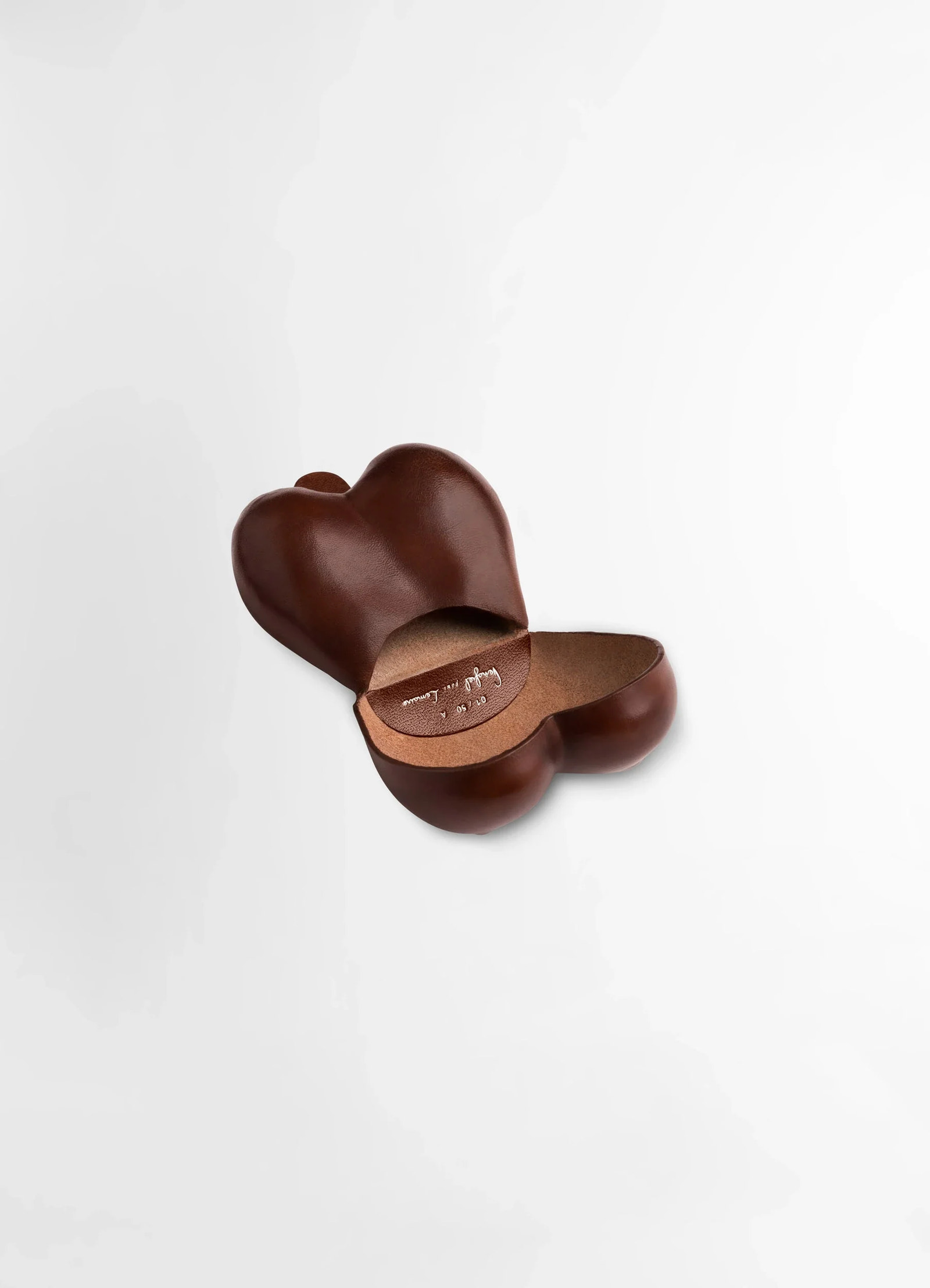 Carlos peñafiel breasts coin purse in smooth patina leather, product shot, open top view interior leather detail