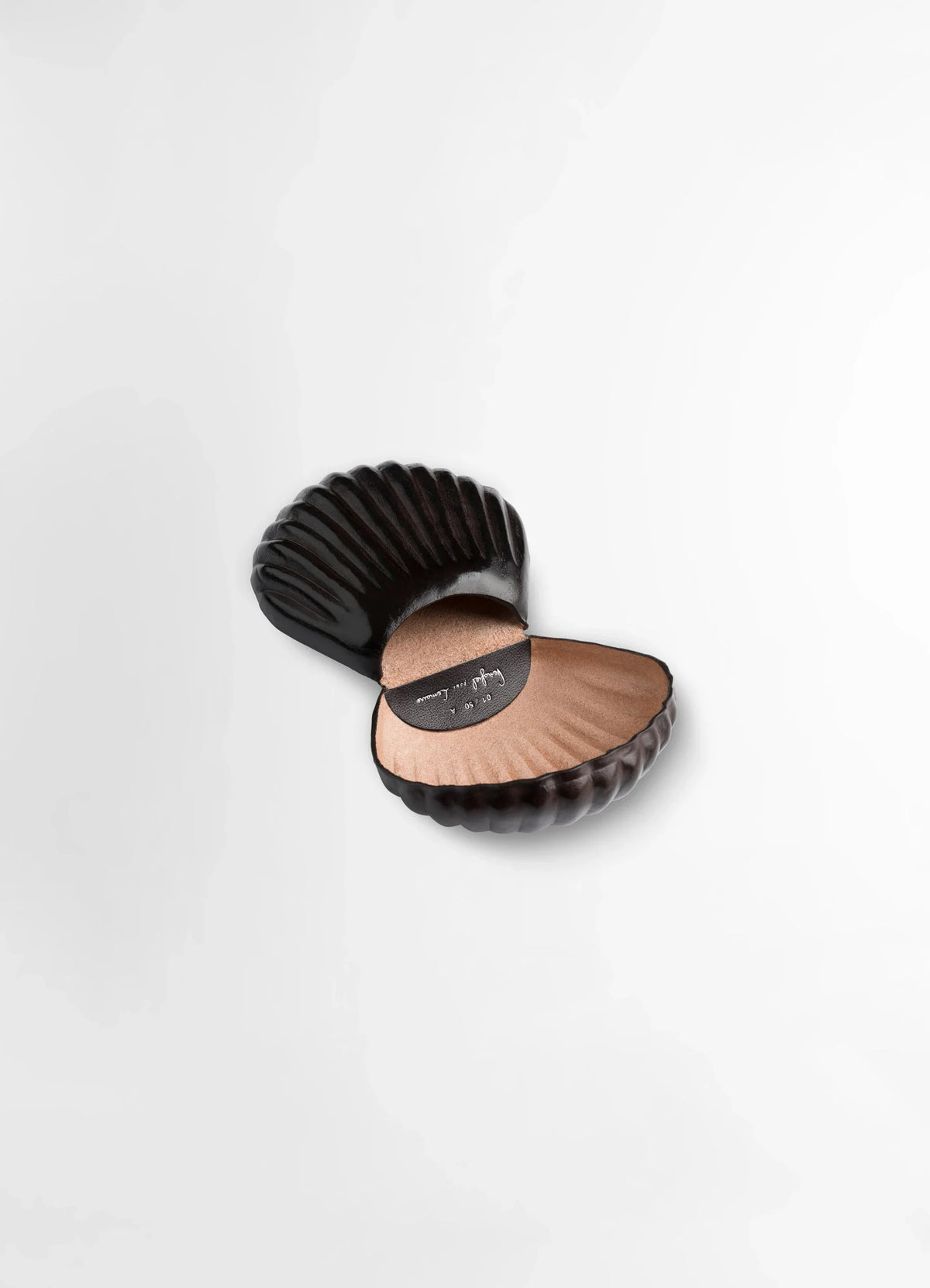 CARLOS PEÑAFIEL SHELL COIN PURSE IN LEATHER - Chocolate Fondant
