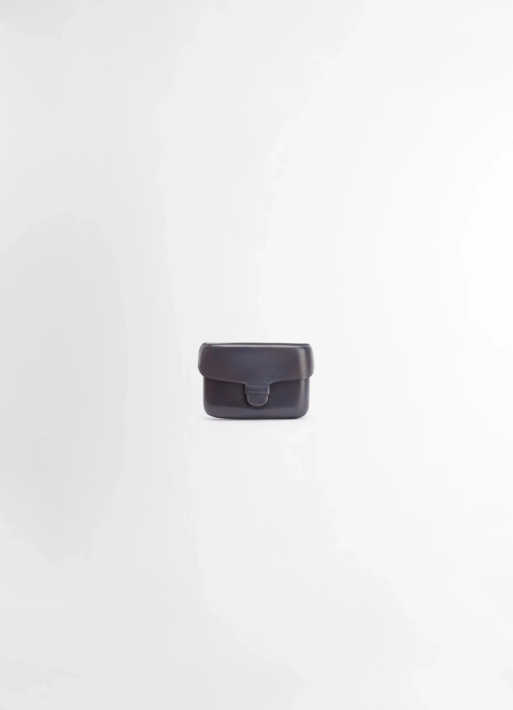 Il Bussetto for Lemaire Card Holder in Vegetable-tanned Cowhide, product shot, Front view Compact hand-molded design