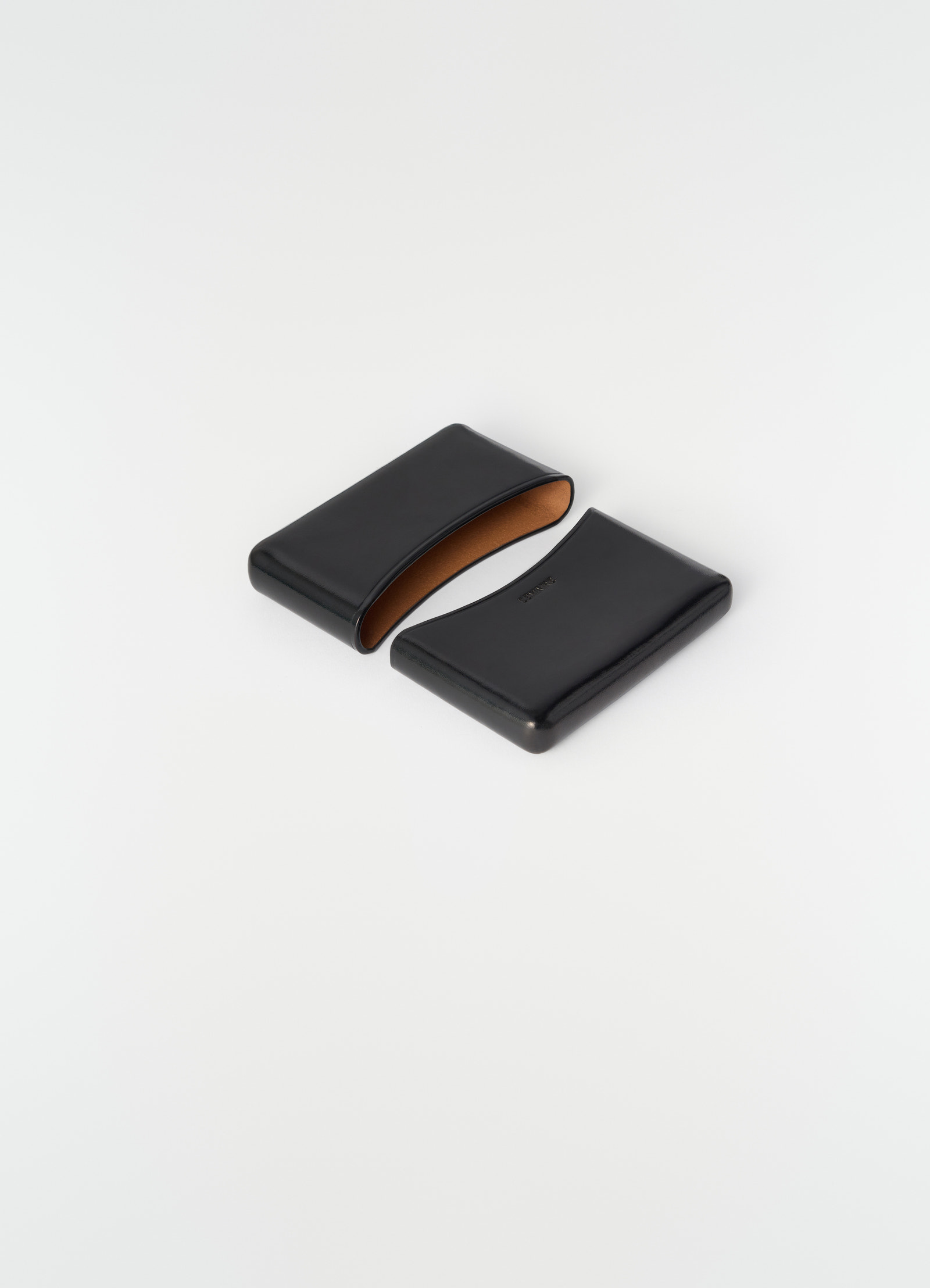 Porte-cartes moulé en cuir