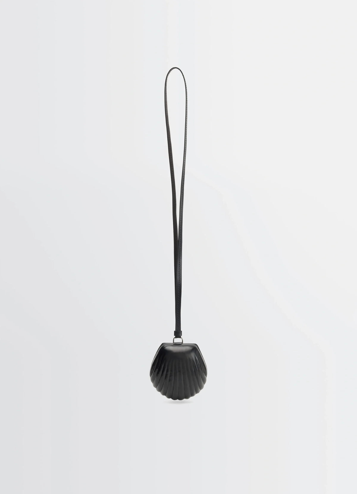 Carlos Shell Coin Purse Necklace in Black Vegetable-tanned Leather, product shot, Front view Seashell shape